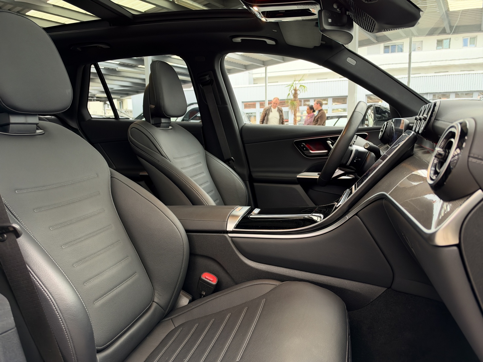 MERCEDES-BENZ GLC 300 d 4Matic AMG Line 9G-Tronic-image-15