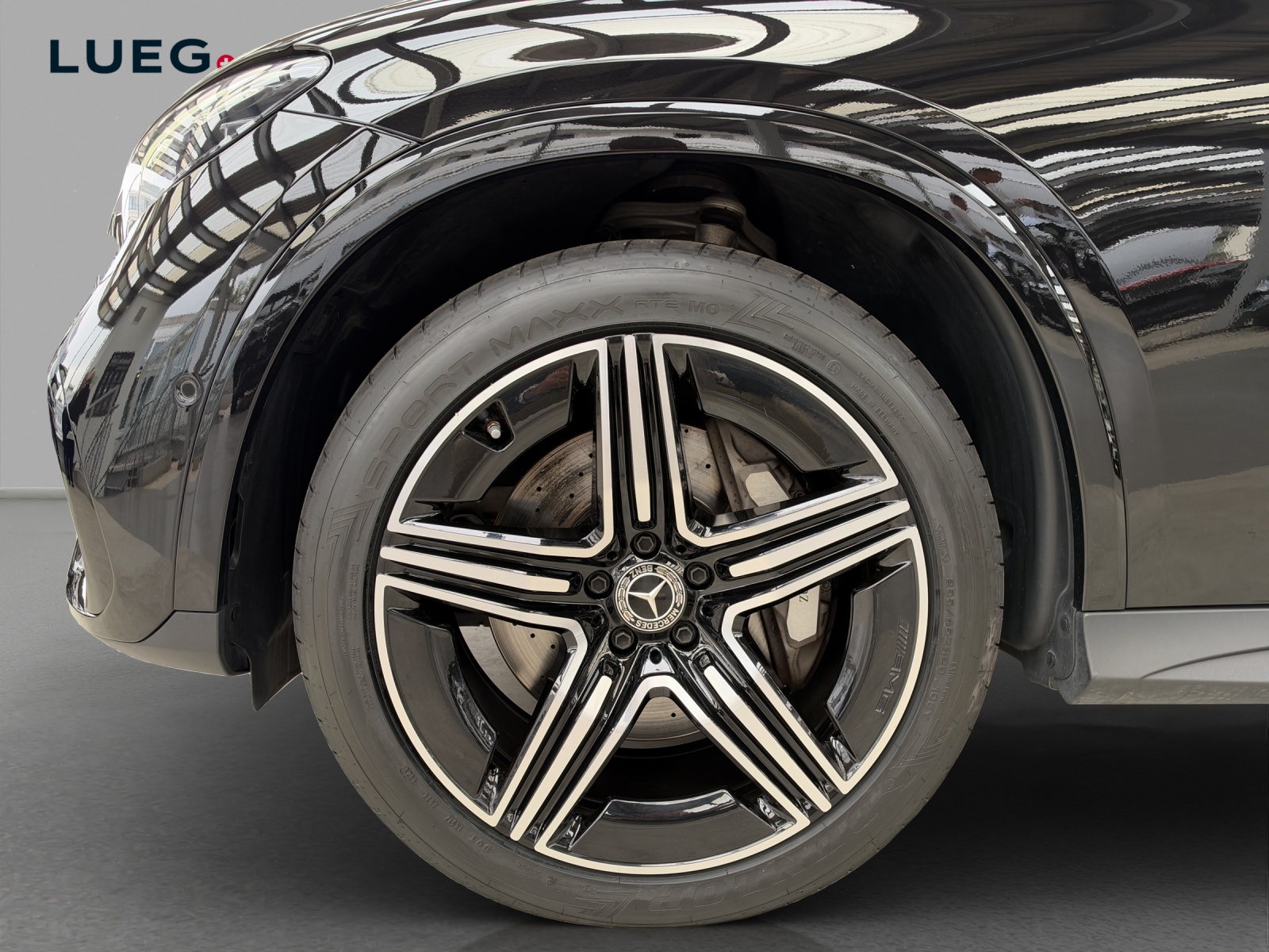 MERCEDES-BENZ GLC 300 d 4Matic AMG Line 9G-Tronic-image-6