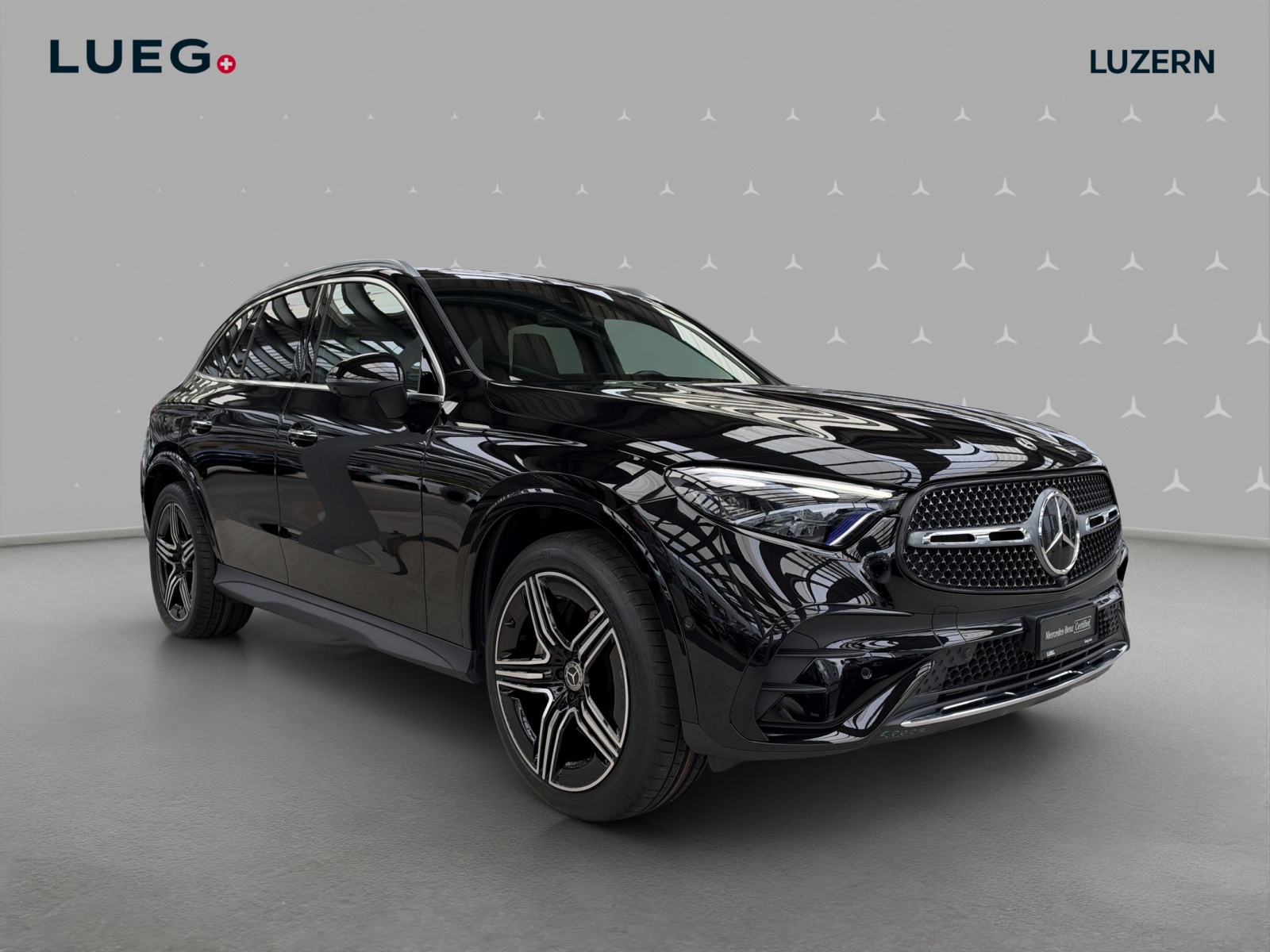 MERCEDES-BENZ GLC 300 d 4Matic AMG Line 9G-Tronic-image-4