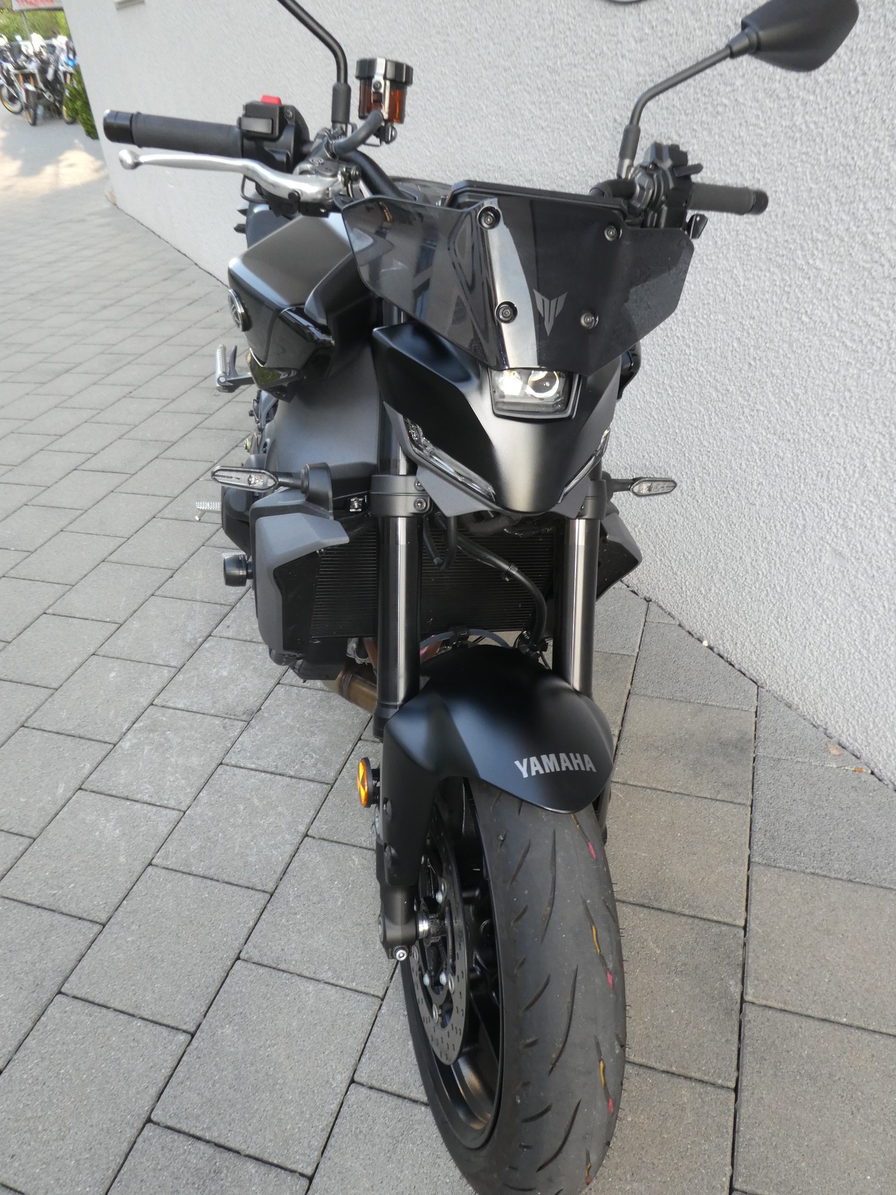 YAMAHA MT-09 Y-AMT-showroom-element-3