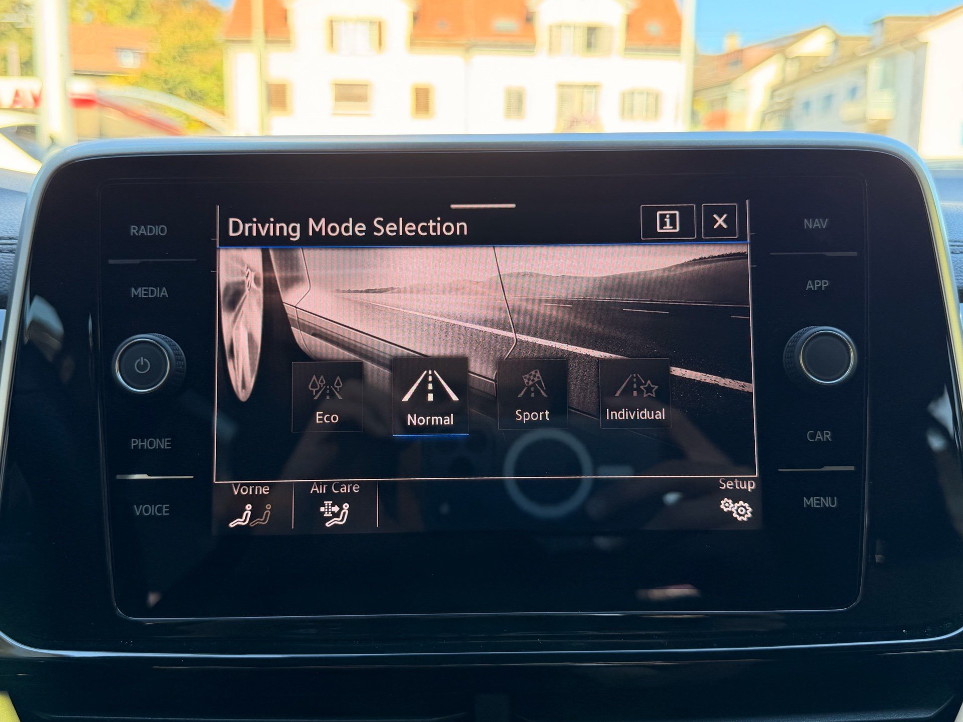 VW T-Roc R-Line 4Motion-image-13