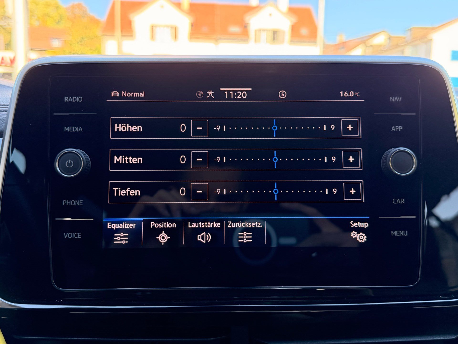 VW T-Roc R-Line 4Motion-image-20