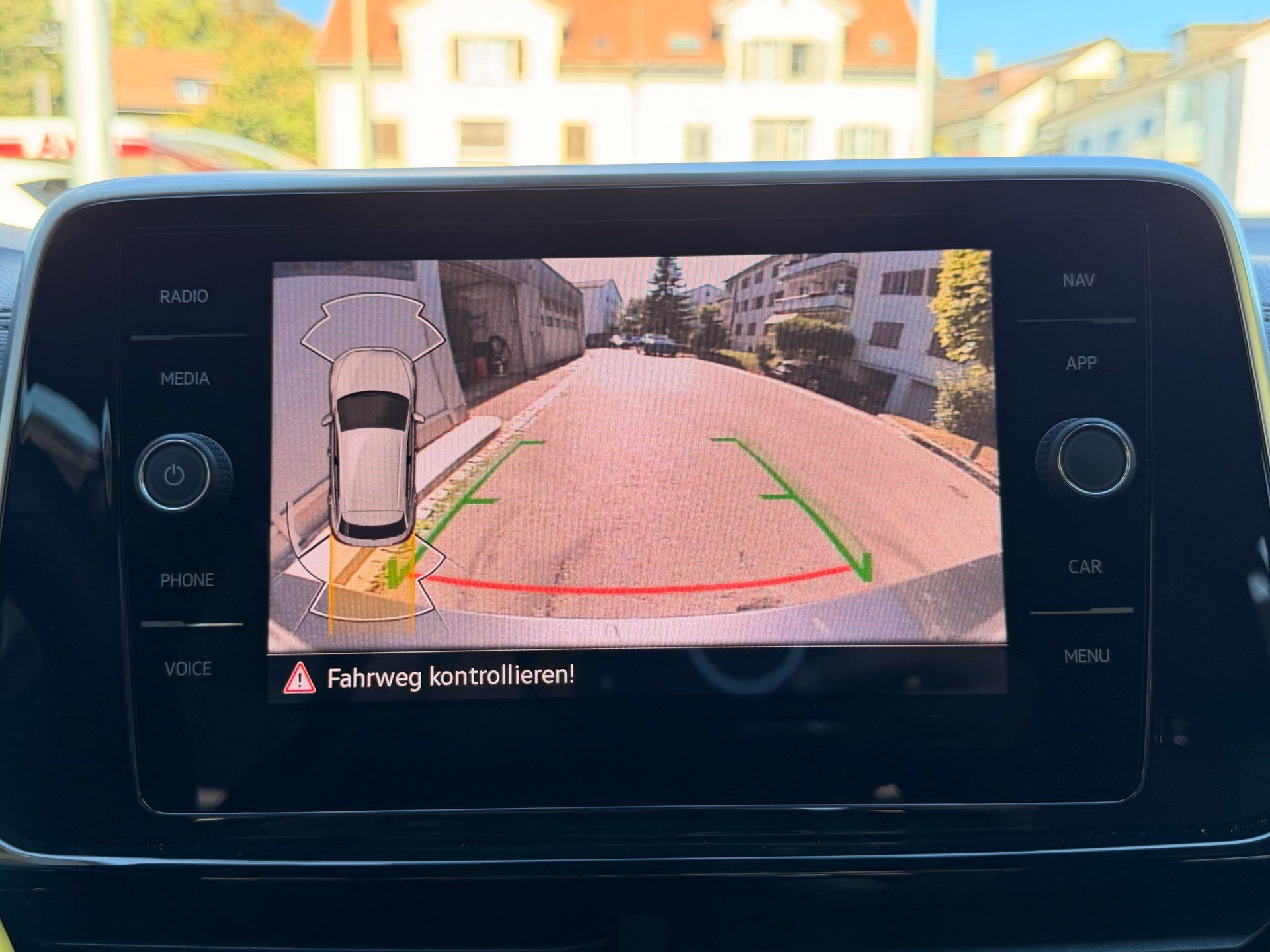 VW T-Roc R-Line 4Motion-image-17