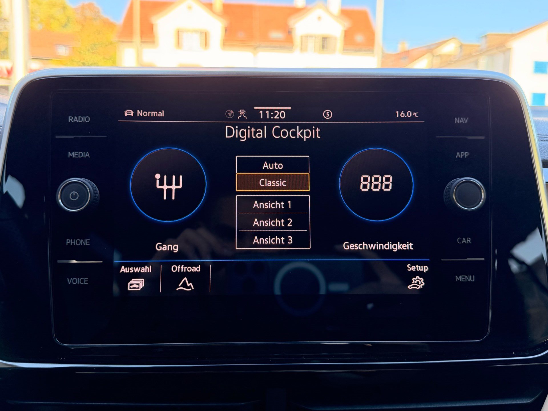 VW T-Roc R-Line 4Motion-image-14