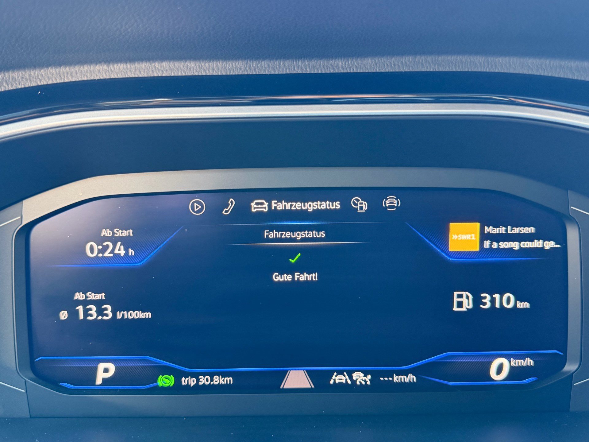 VW T-Roc R-Line 4Motion-image-9