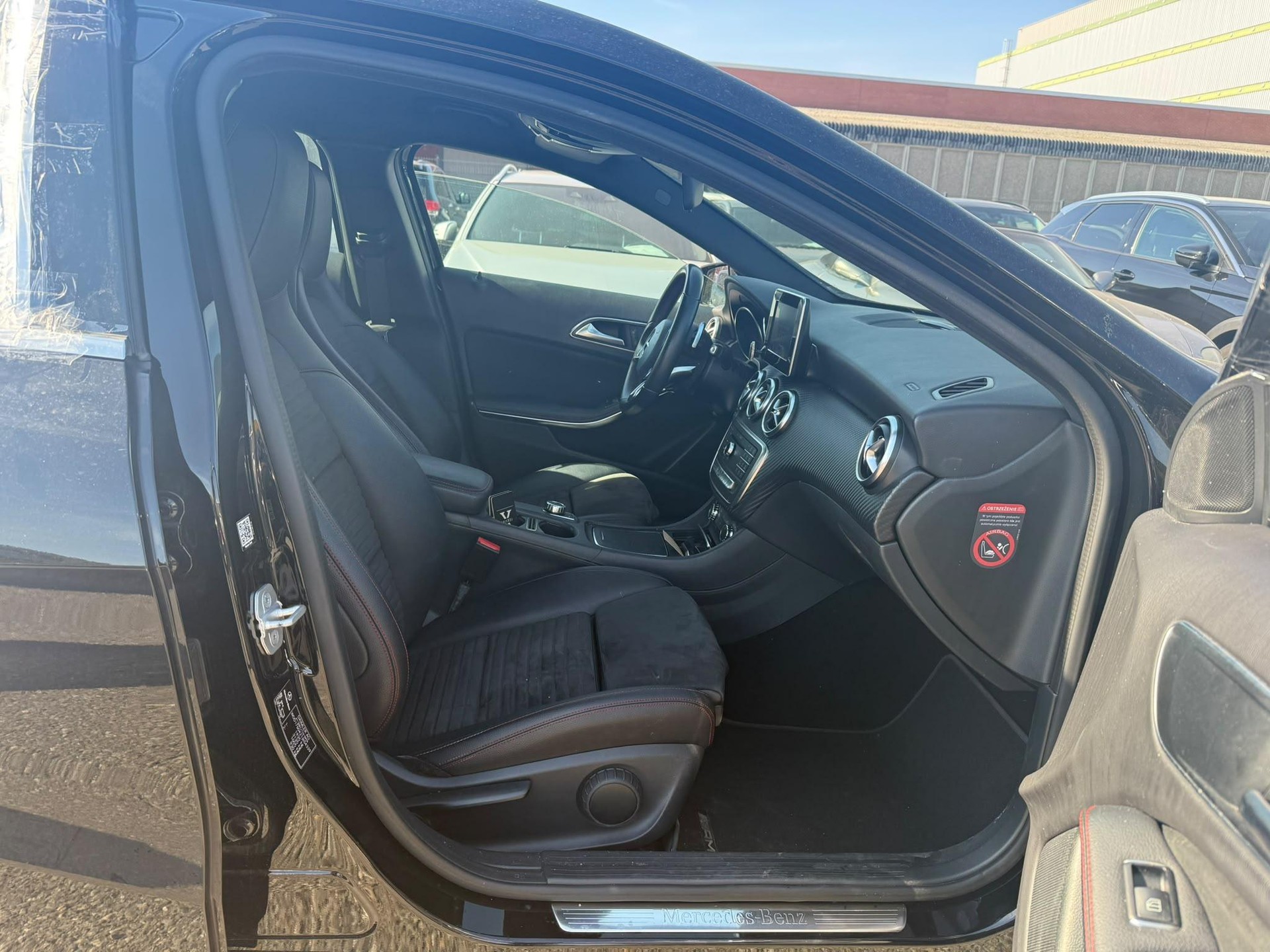 MERCEDES-BENZ A-Klasse W176 A 180 AMG Line-image-6