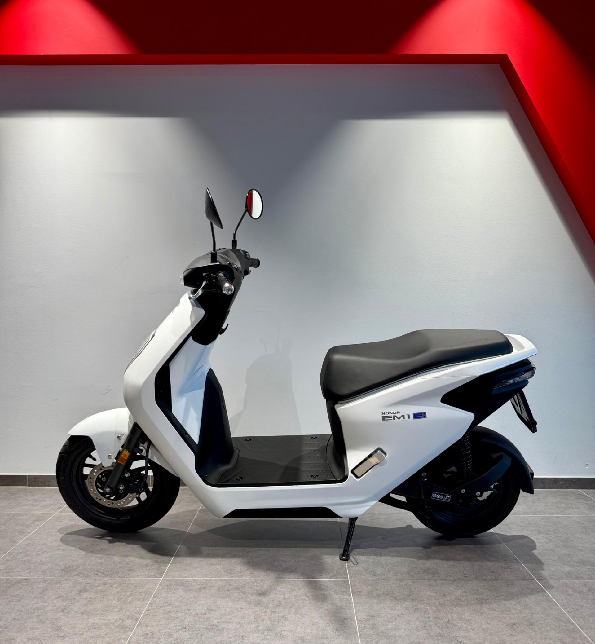 HONDA EM1 e-showroom-element-2