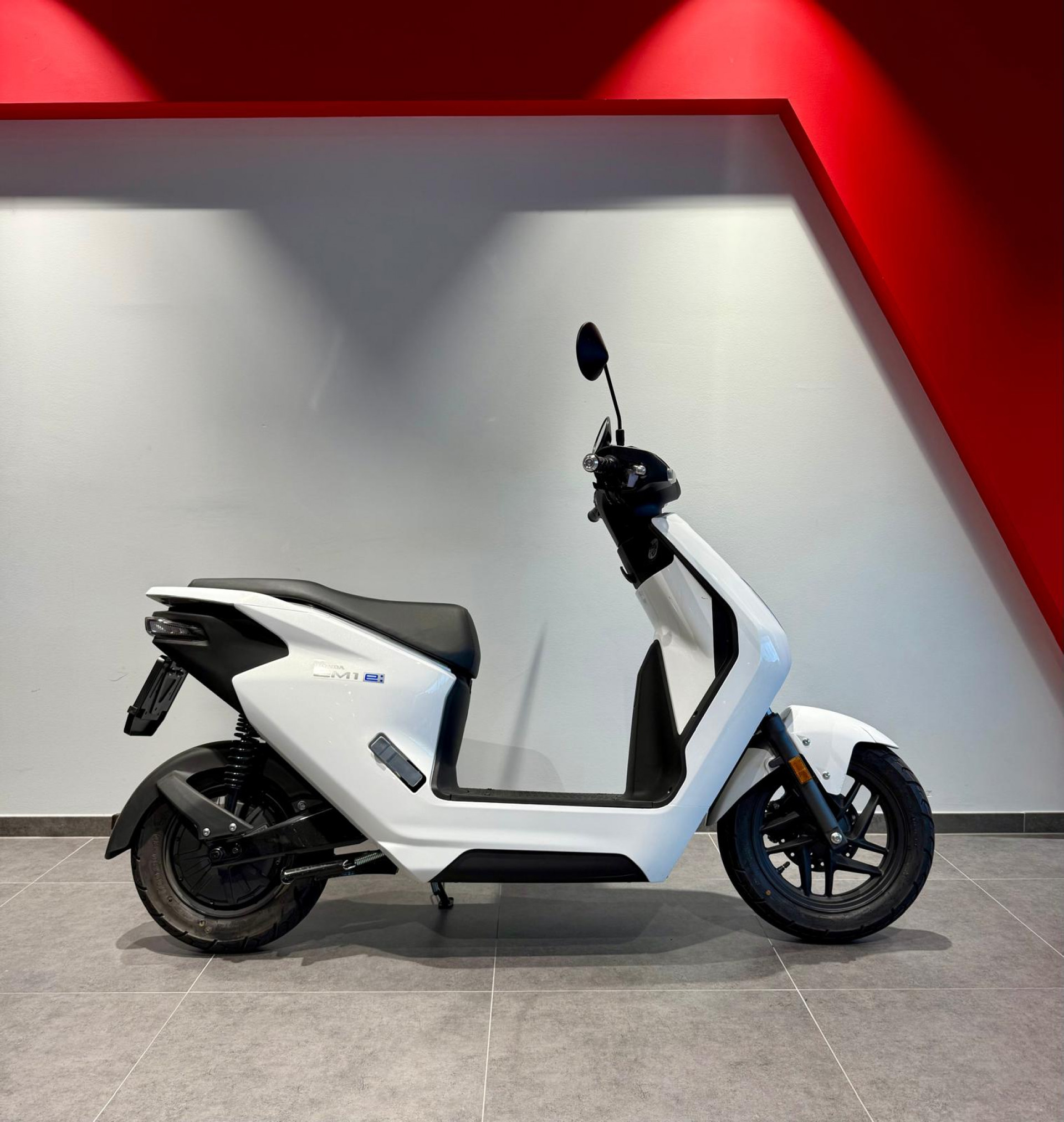 HONDA EM1 e-showroom-element-1