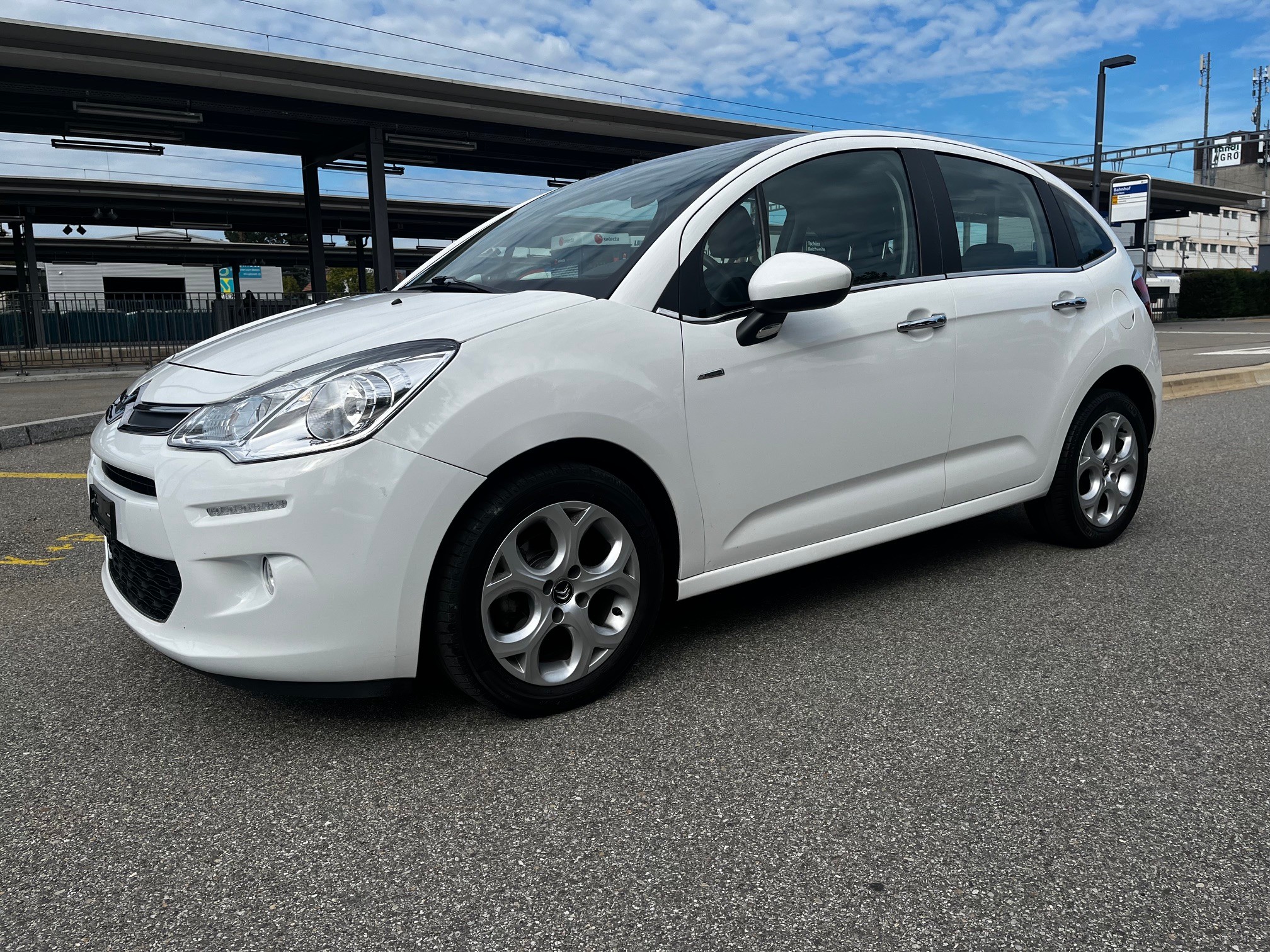 Car photo