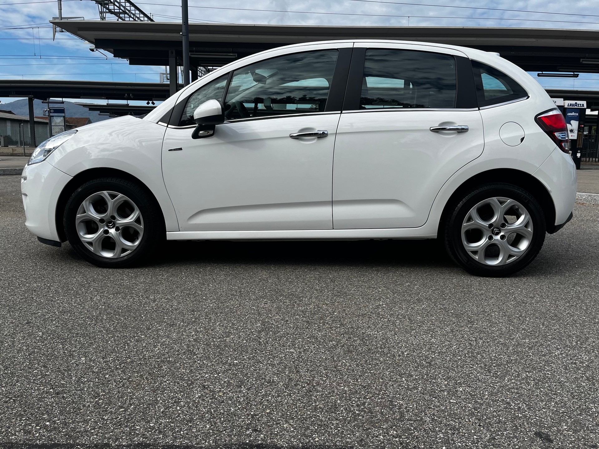 CITROEN C3 1.2i Exclusive ETG5-image-4