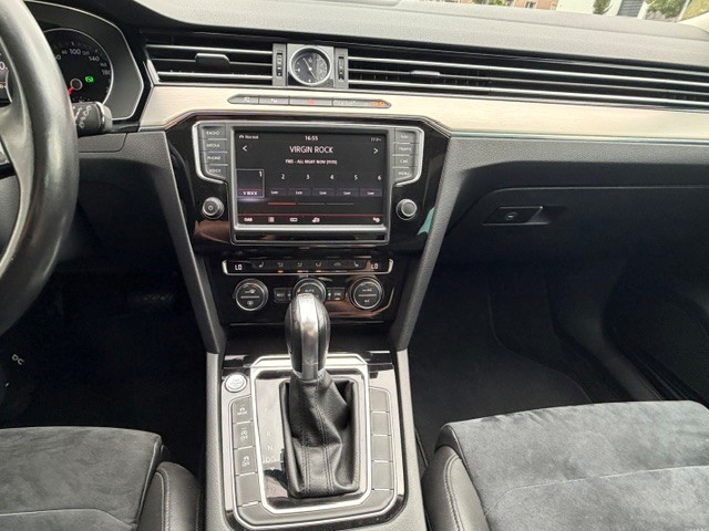VW Passat Variant 2.0 TSI BMT Highline DSG-image-13