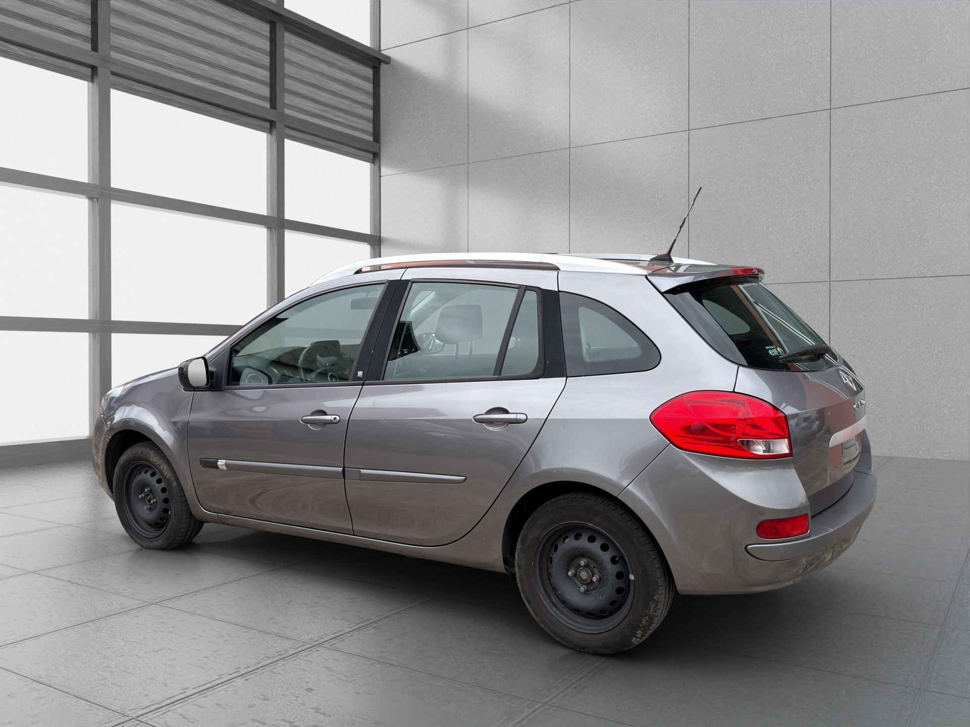 RENAULT Clio Grandtour 1.6 16V Exception Automatic-image-7