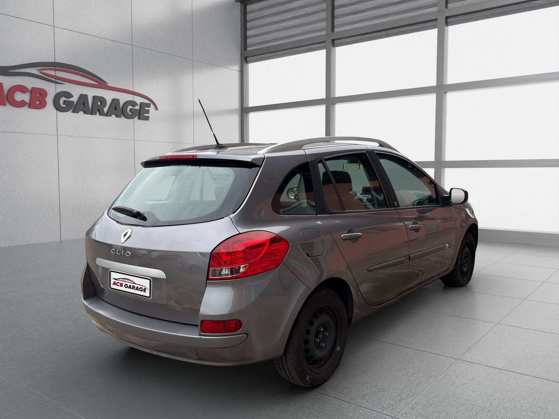RENAULT Clio Grandtour 1.6 16V Exception Automatic-image-5