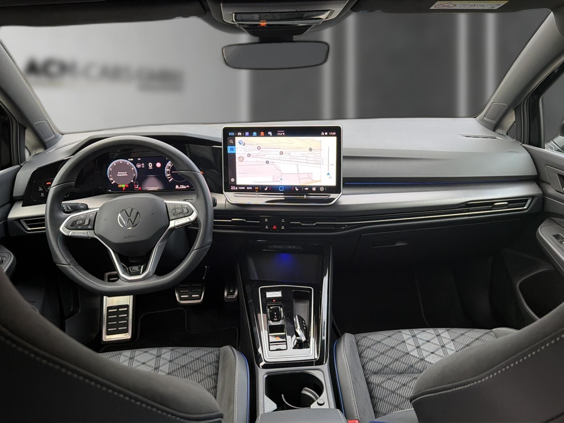 VW Golf VIII 1.5 eTSI Mild Hybrid-image-14