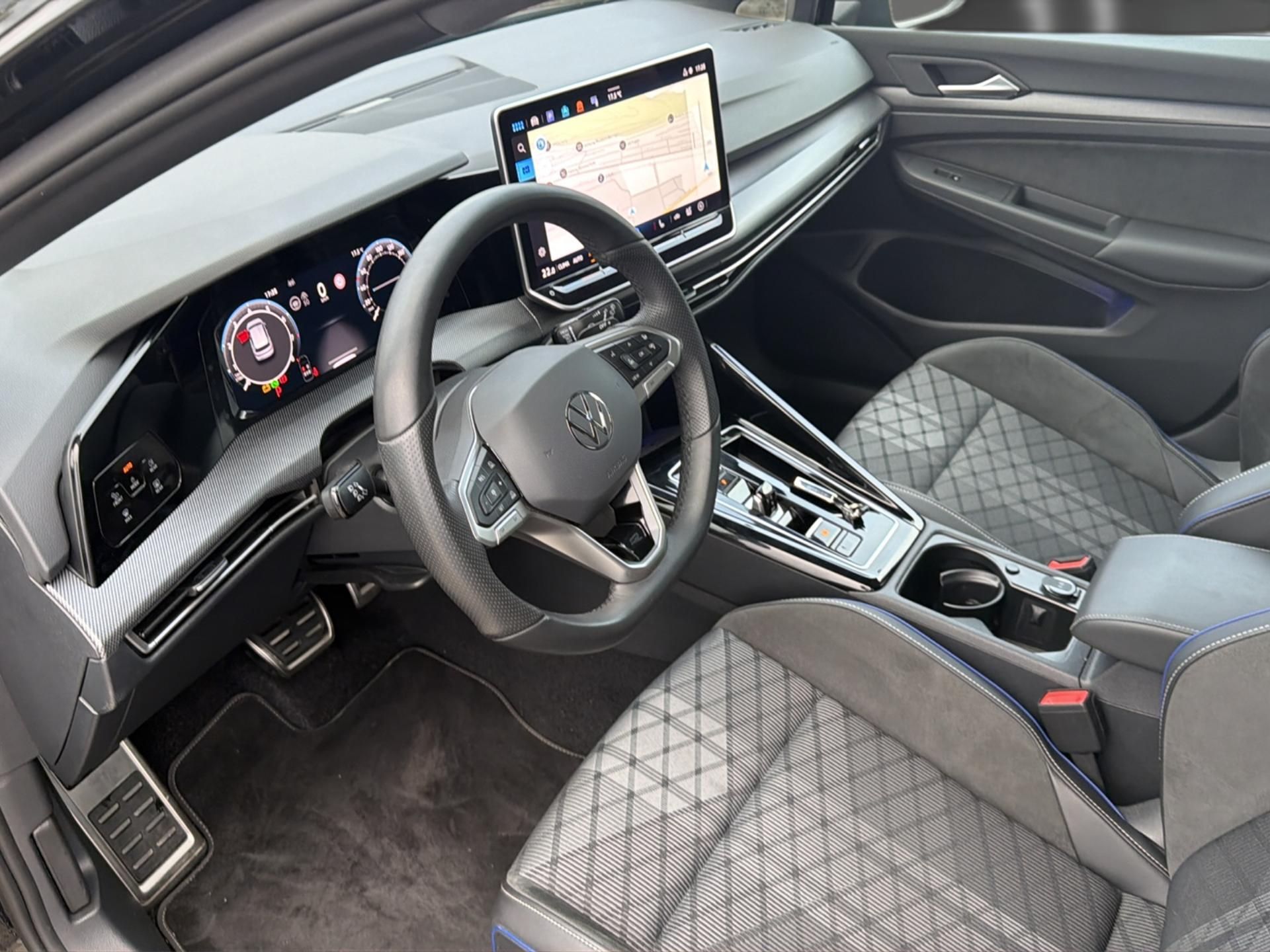 VW Golf VIII 1.5 eTSI Mild Hybrid-image-9