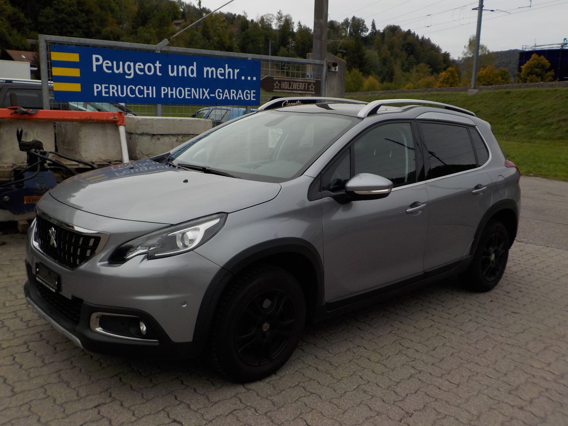 PEUGEOT 2008 1.2 PureTech Allure EAT6-image-0