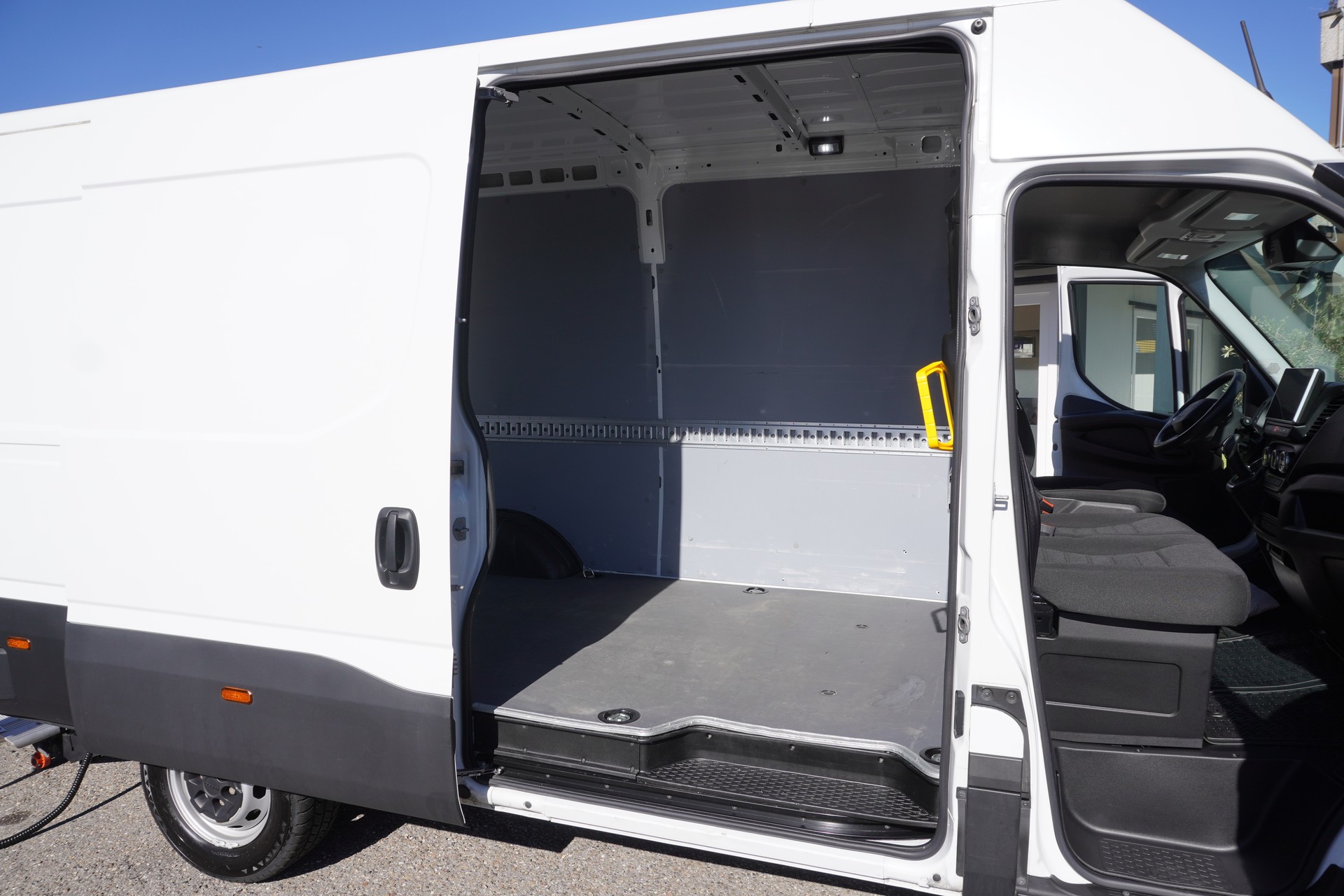IVECO 35 S 16 A8 V H2 3520 HEBEBÜHNE!!!-image-10
