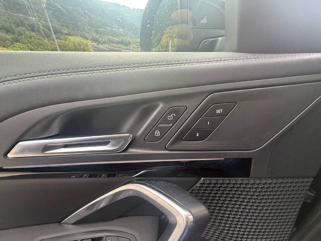 BMW X1 23i xDrive (CH)-image-11