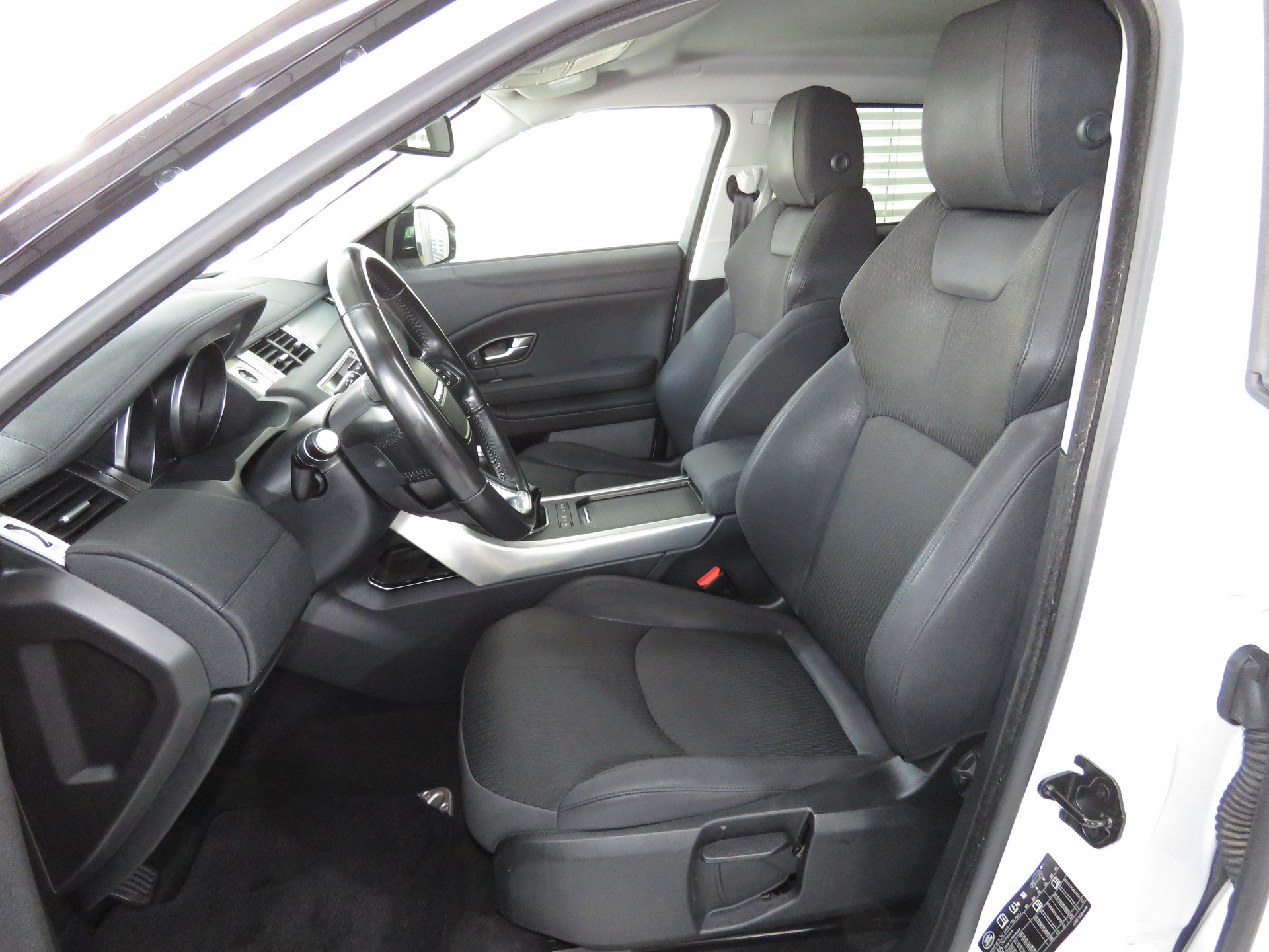 LAND ROVER Range Rover Evoque 2.0 TD4 Pure-image-7