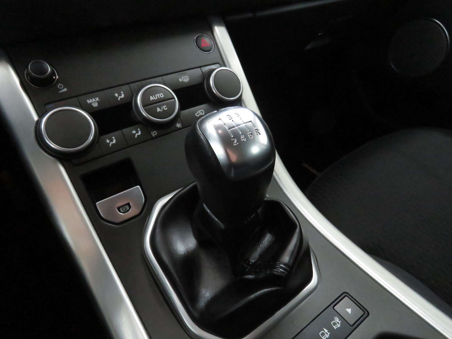 LAND ROVER Range Rover Evoque 2.0 TD4 Pure-image-14