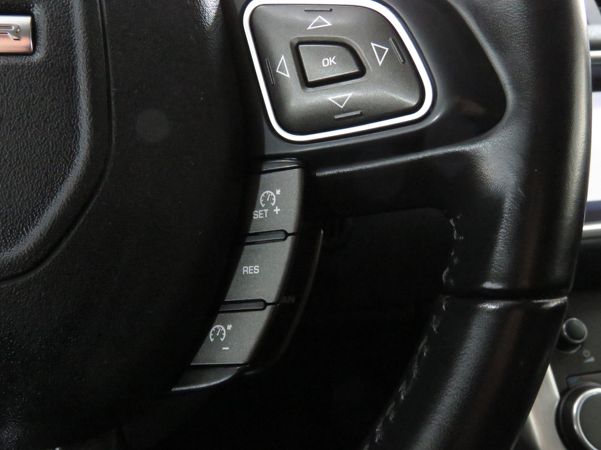 LAND ROVER Range Rover Evoque 2.0 TD4 Pure-image-19