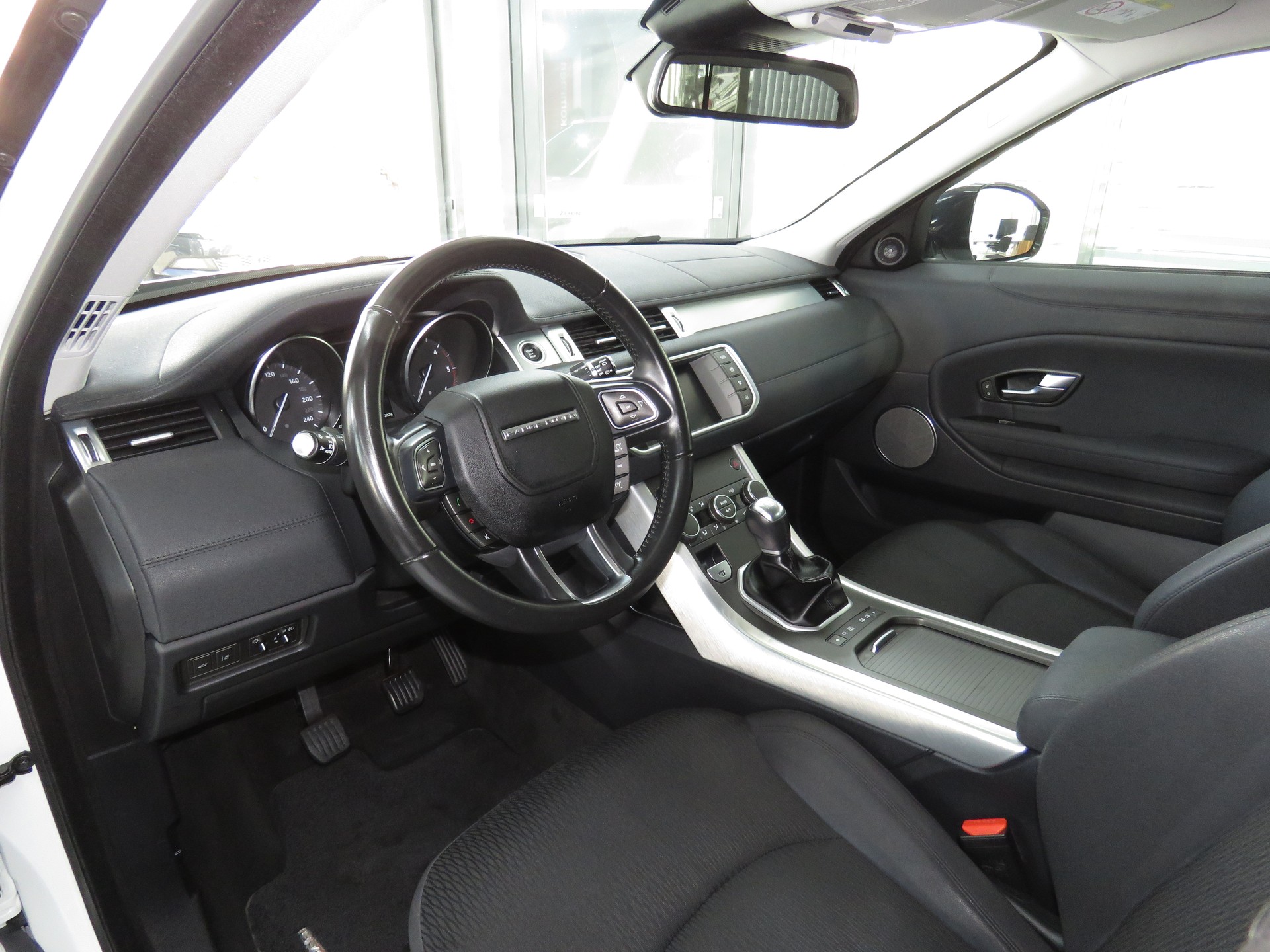 LAND ROVER Range Rover Evoque 2.0 TD4 Pure-image-6