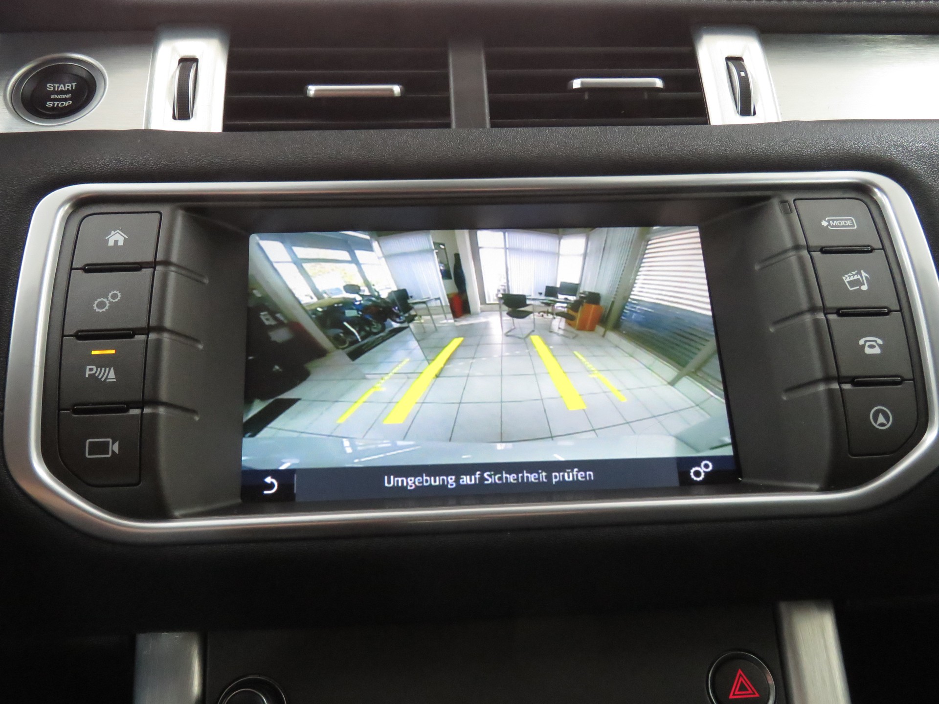LAND ROVER Range Rover Evoque 2.0 TD4 Pure-image-16