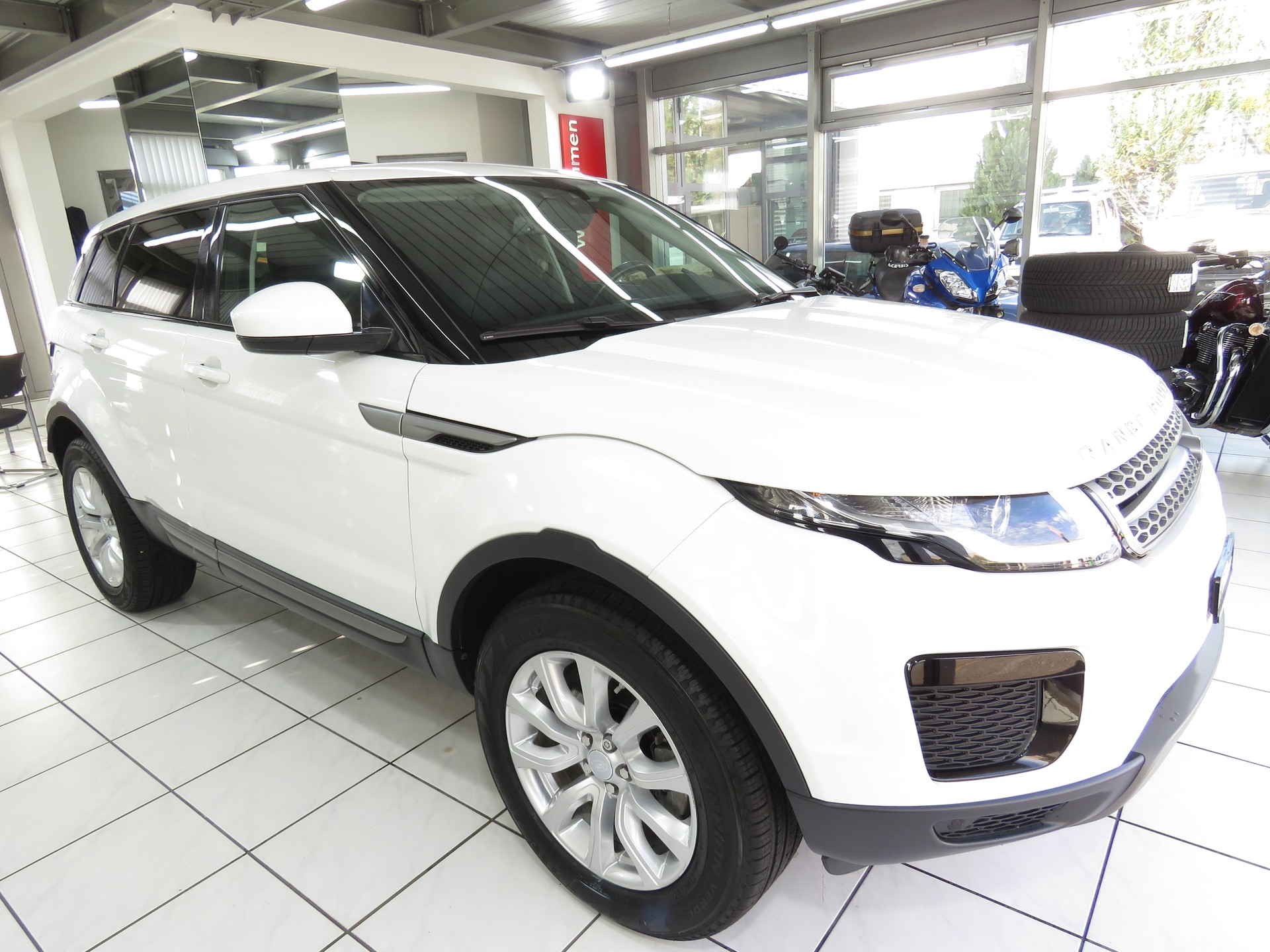 LAND ROVER Range Rover Evoque 2.0 TD4 Pure-image-2