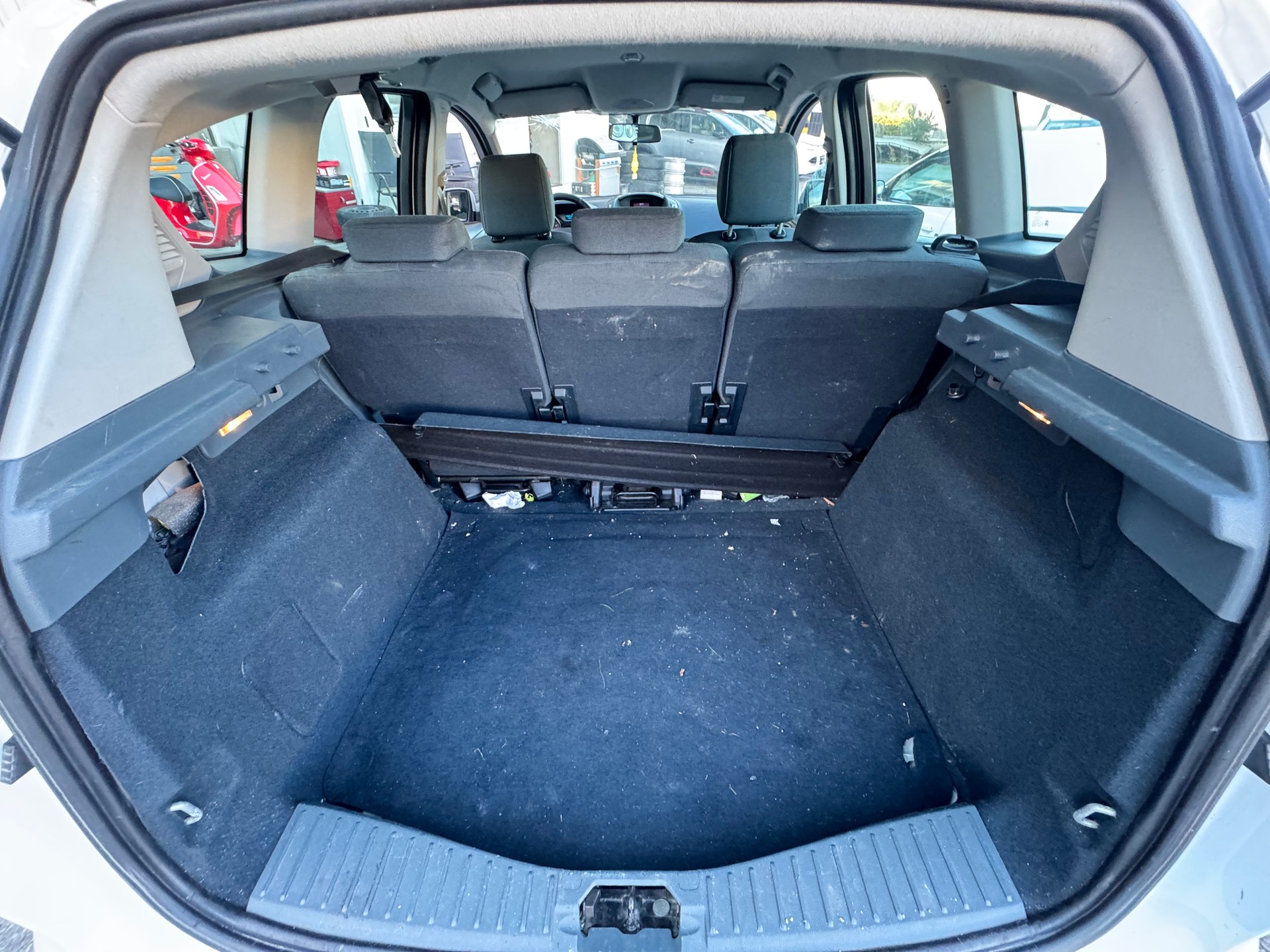 FORD C-Max 1.6 SCTi Titanium-image-13
