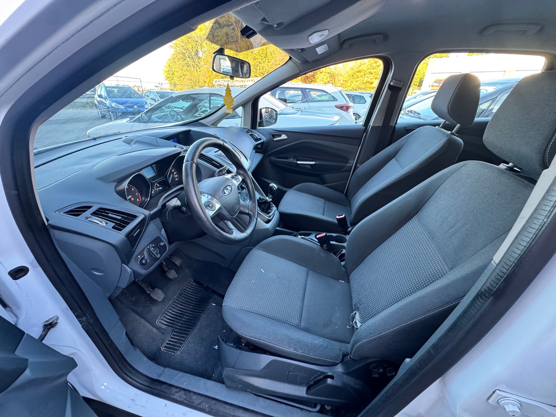FORD C-Max 1.6 SCTi Titanium-image-8