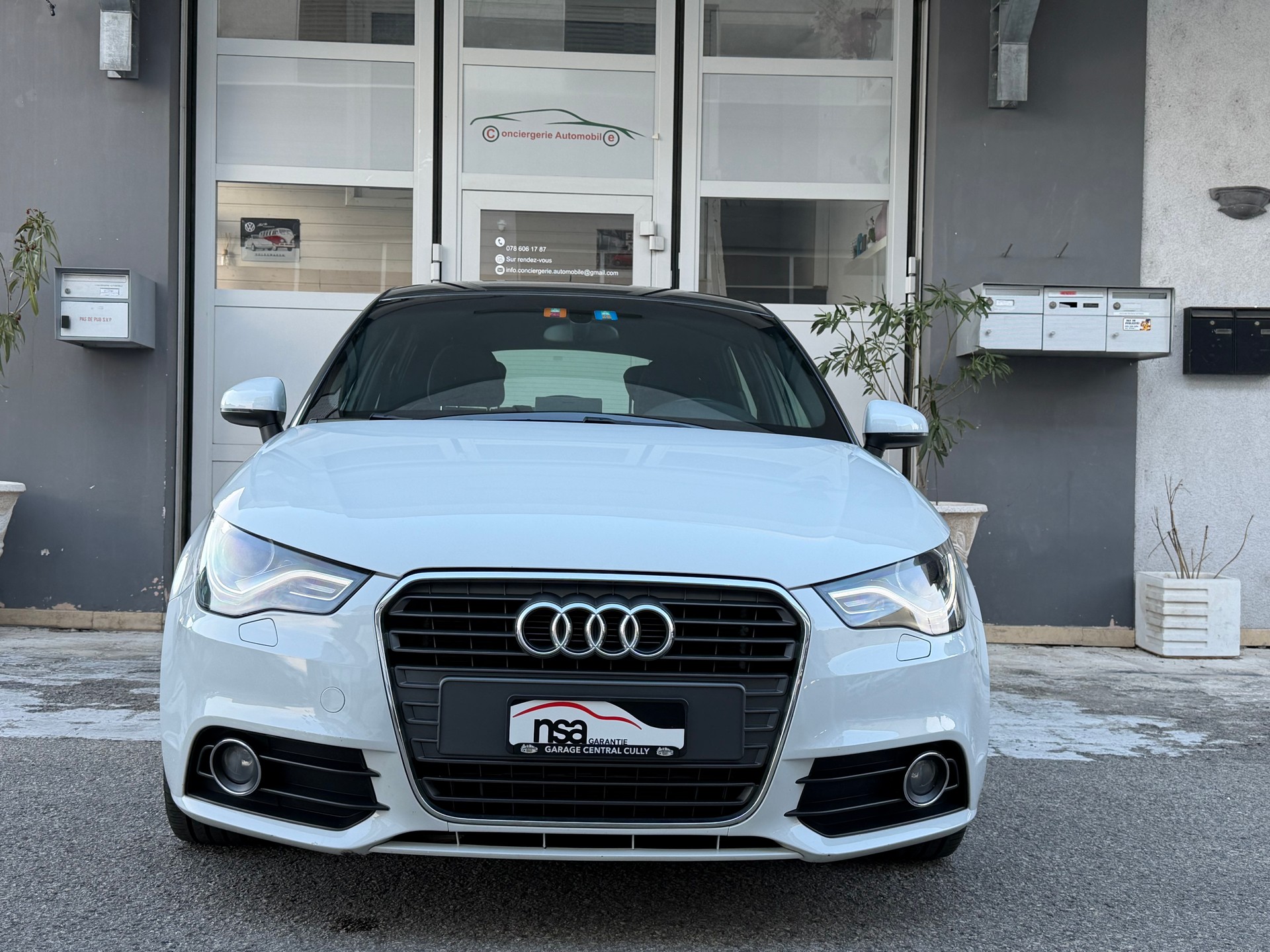 AUDI A1 Sportback 1.4 TFSI Ambition S-tronic-image-4