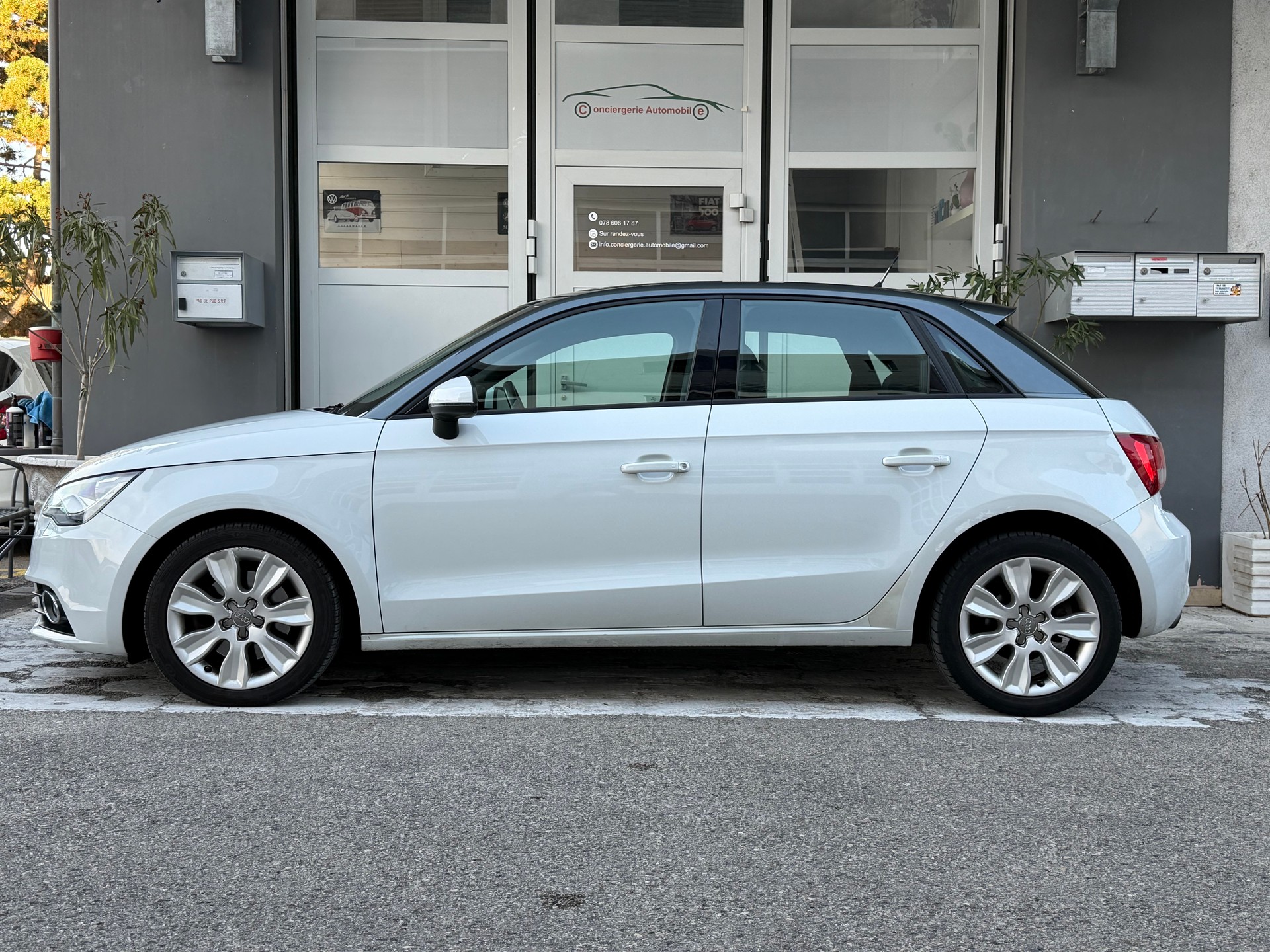 AUDI A1 Sportback 1.4 TFSI Ambition S-tronic-image-2