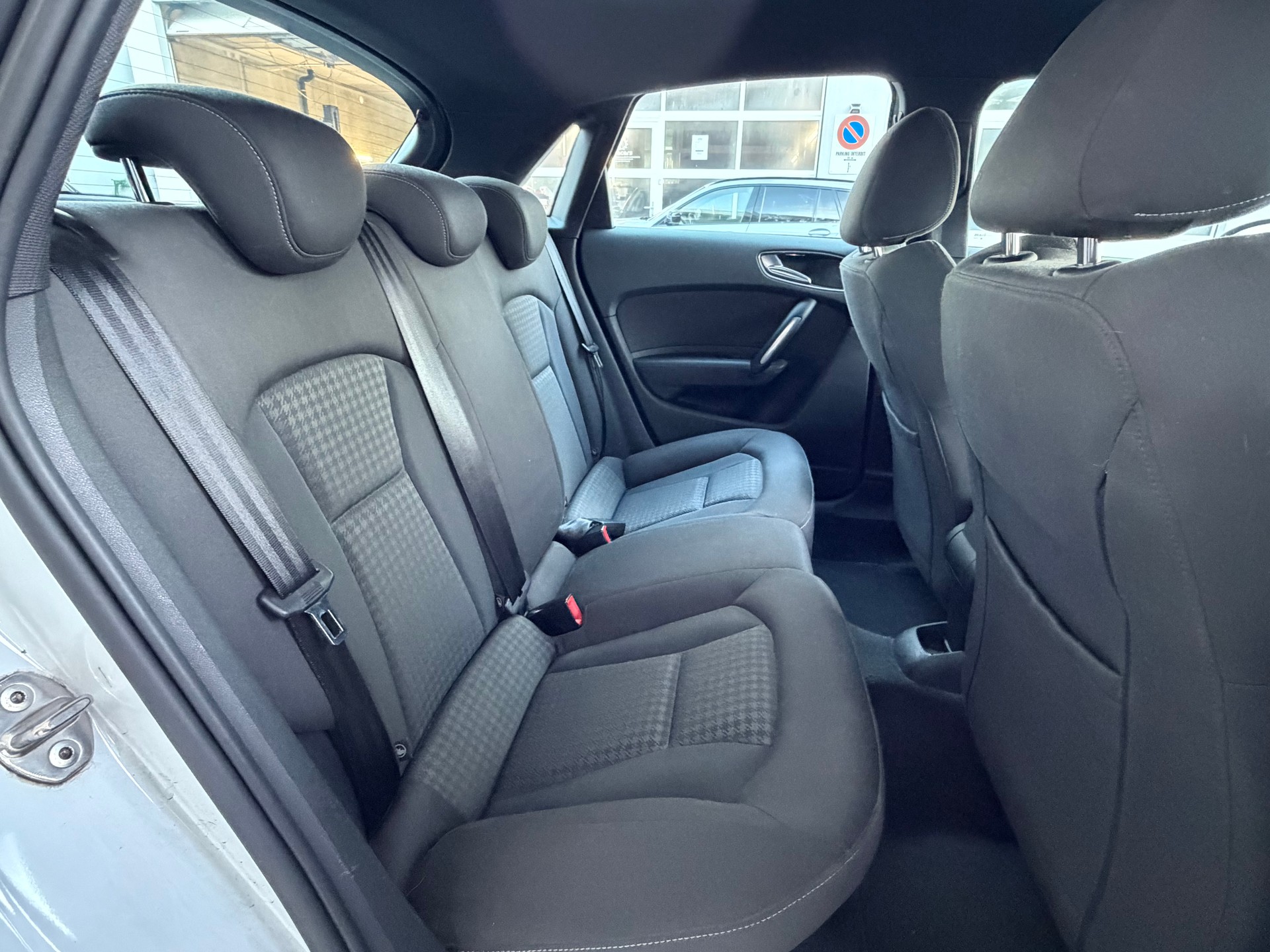 AUDI A1 Sportback 1.4 TFSI Ambition S-tronic-image-12