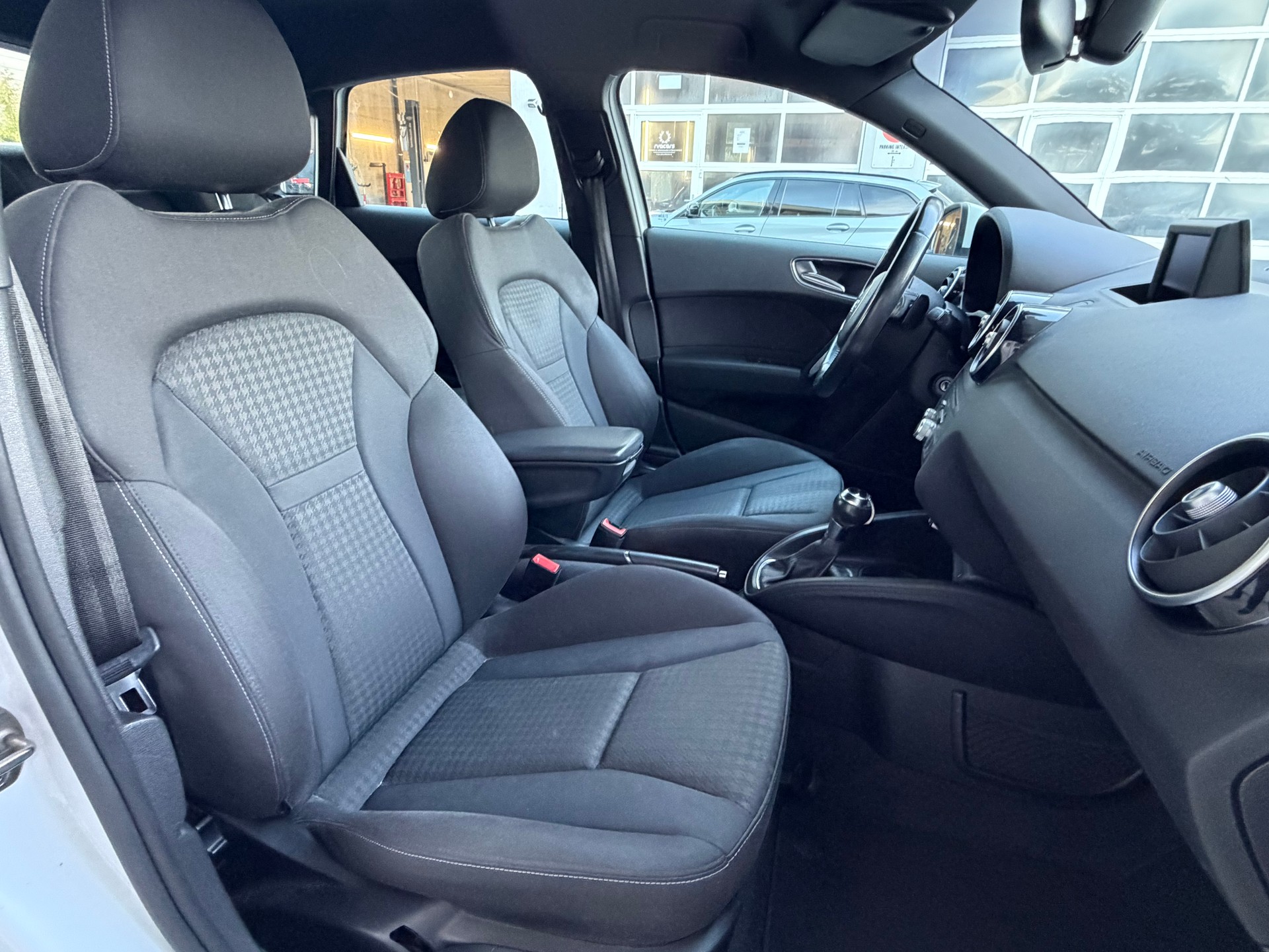 AUDI A1 Sportback 1.4 TFSI Ambition S-tronic-image-11