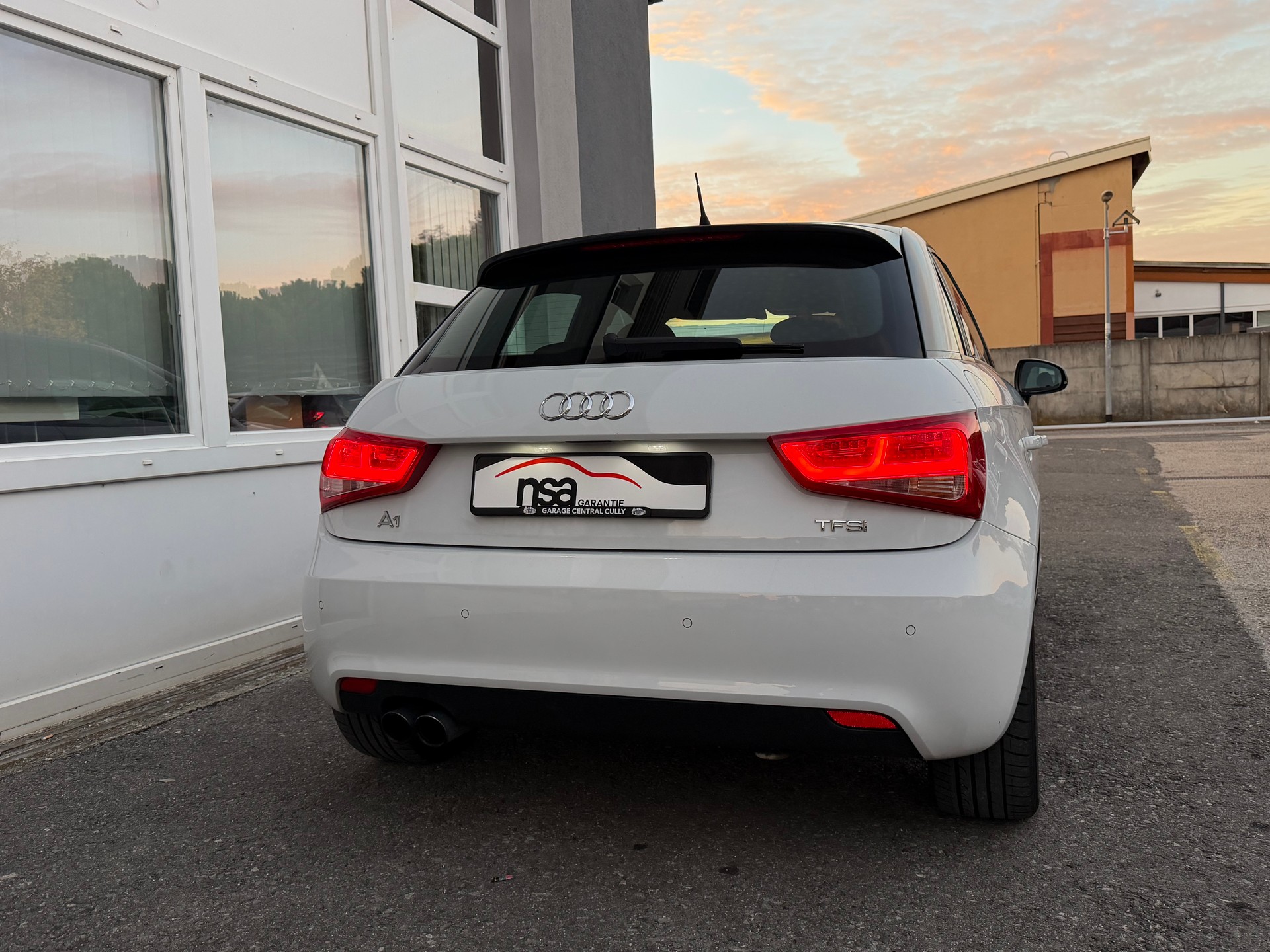 AUDI A1 Sportback 1.4 TFSI Ambition S-tronic-image-6