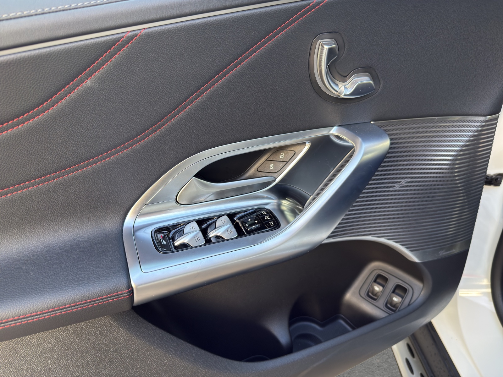 MERCEDES-BENZ GLC 400 4MATIC 94 kWh EQ-image-11