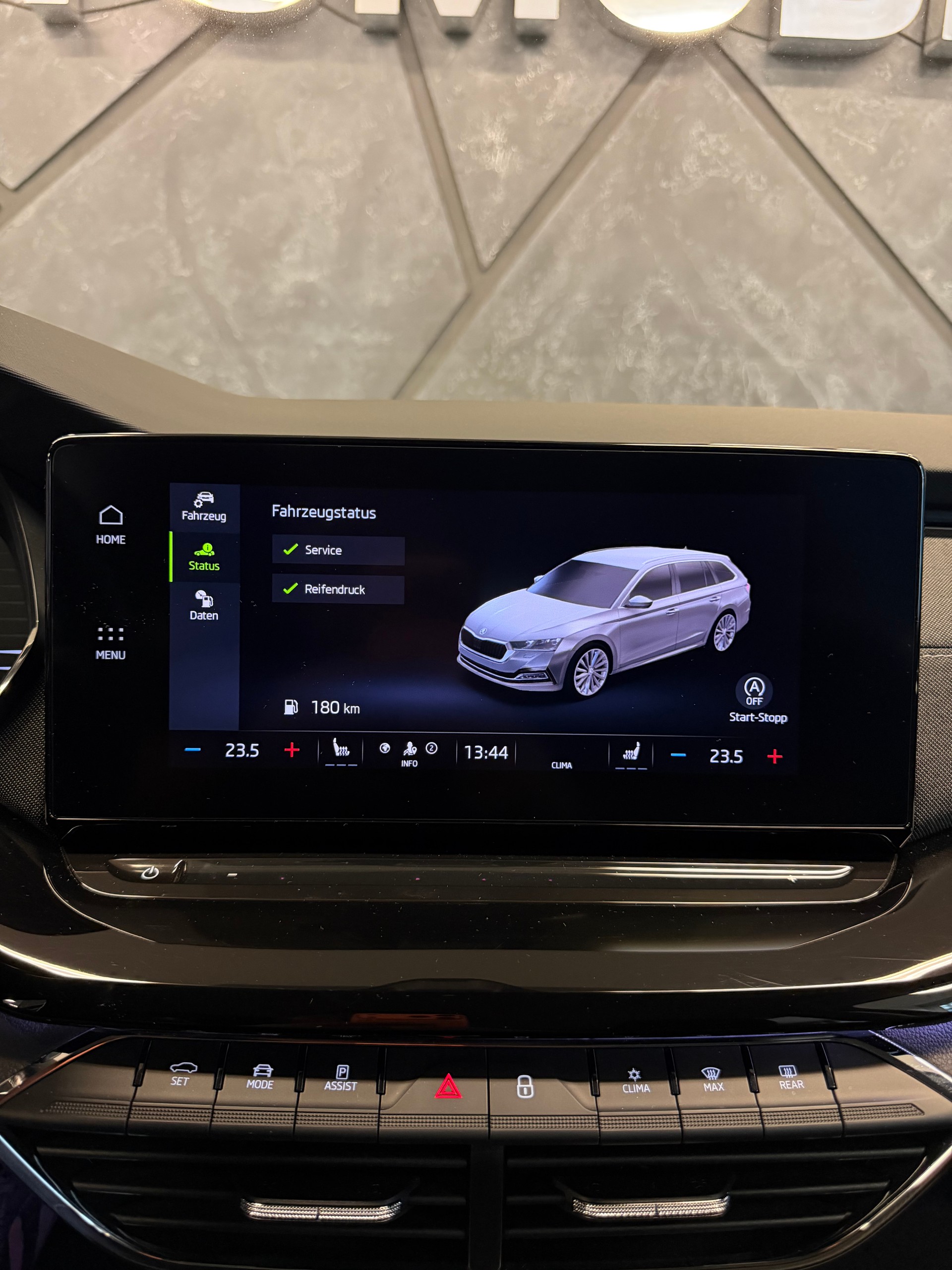SKODA Octavia Combi 1.5 TSI mHEV DSG Style-image-15