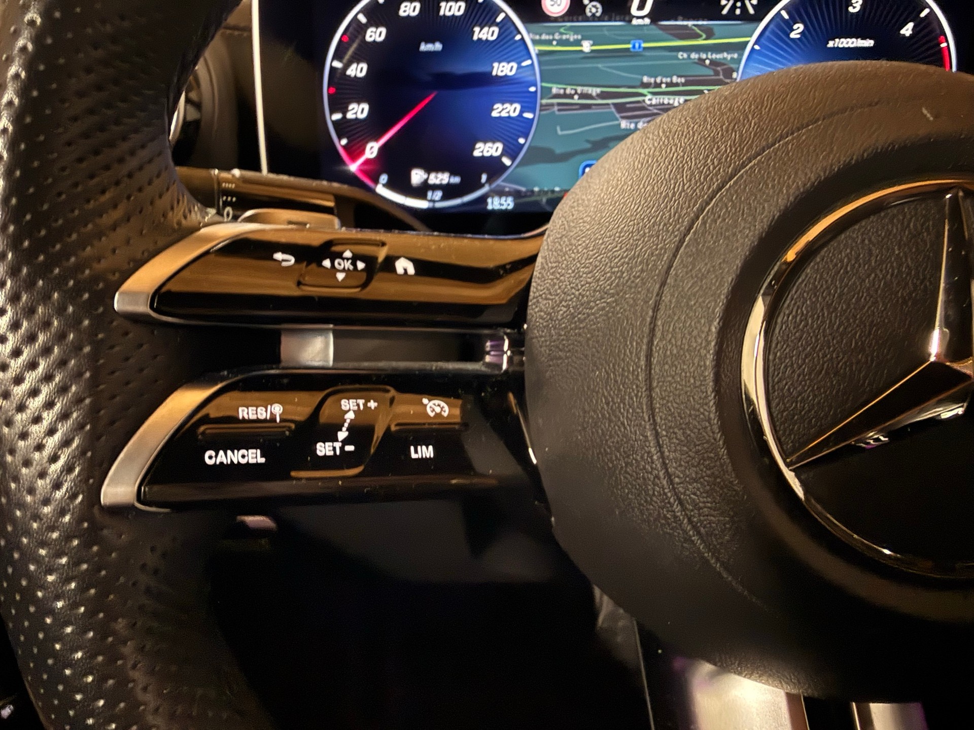 MERCEDES-BENZ C220D-image-12
