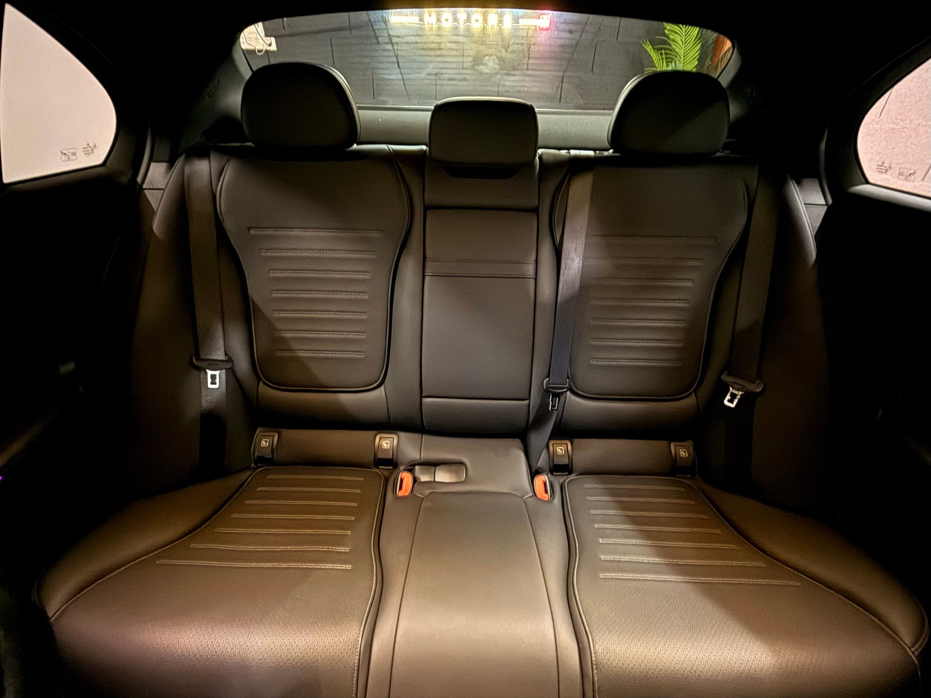 MERCEDES-BENZ C220D-image-23