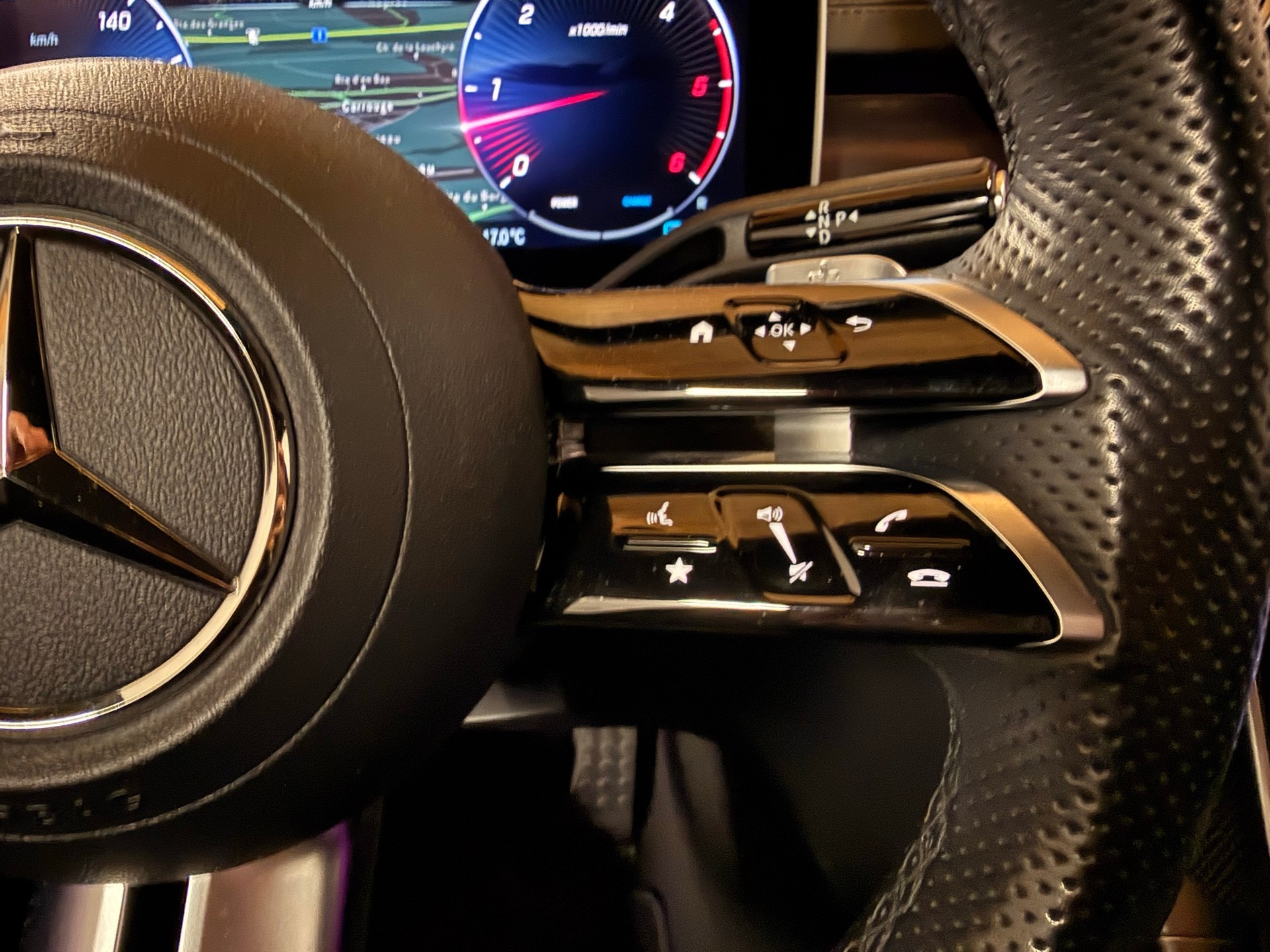 MERCEDES-BENZ C220D-image-13
