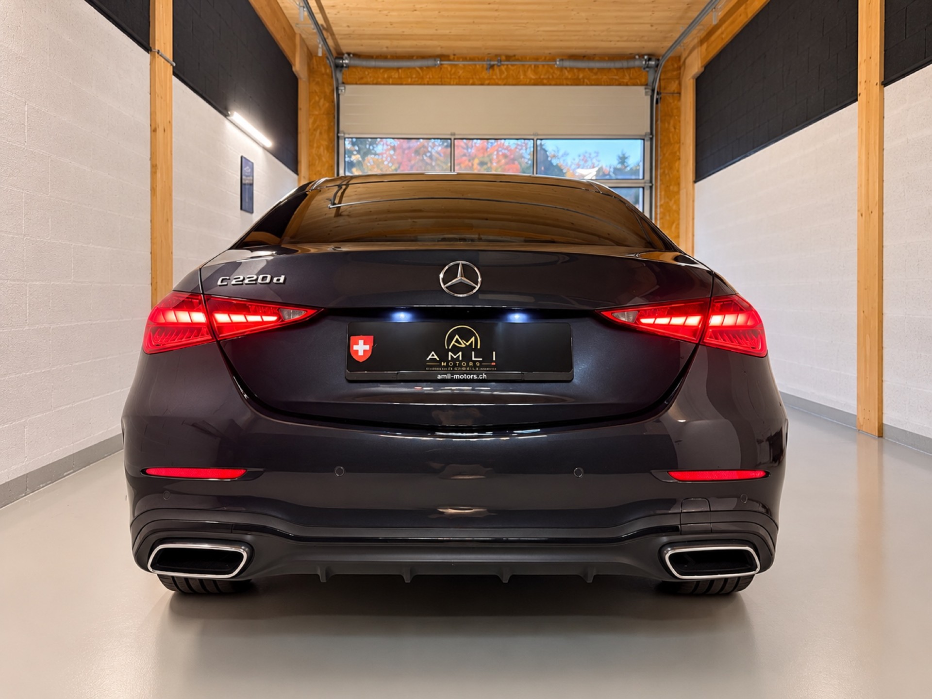 MERCEDES-BENZ C220D-showroom-element-3