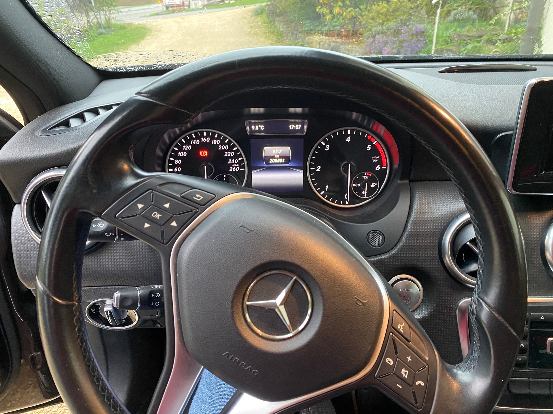 MERCEDES-BENZ A 180 CDI-image-5