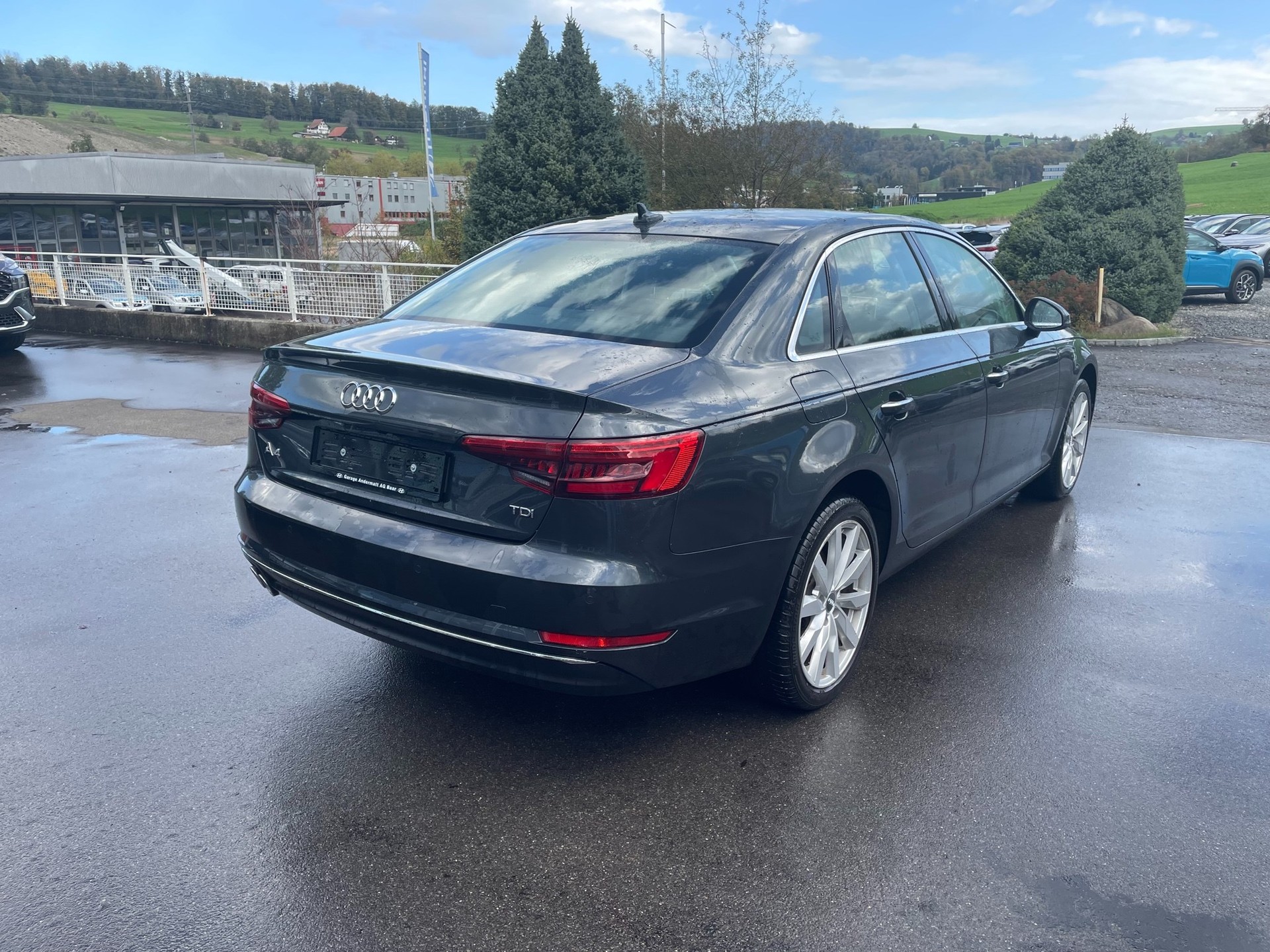 AUDI A4 2.0 TDI Design S-tronic-image-12