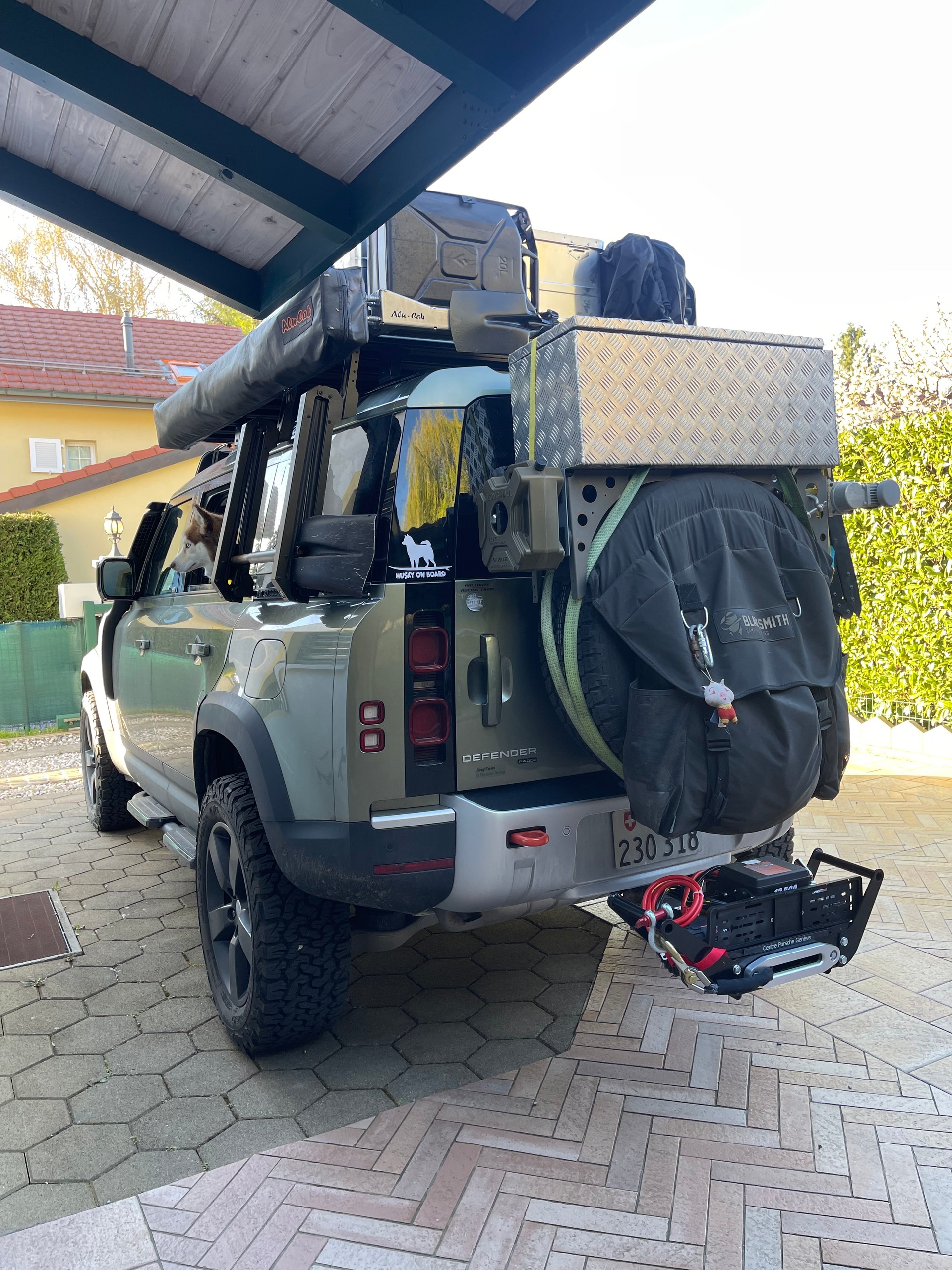 LAND ROVER Defender 110 P400e Si4 PHEV X-Dynamic SE AT8-image-11