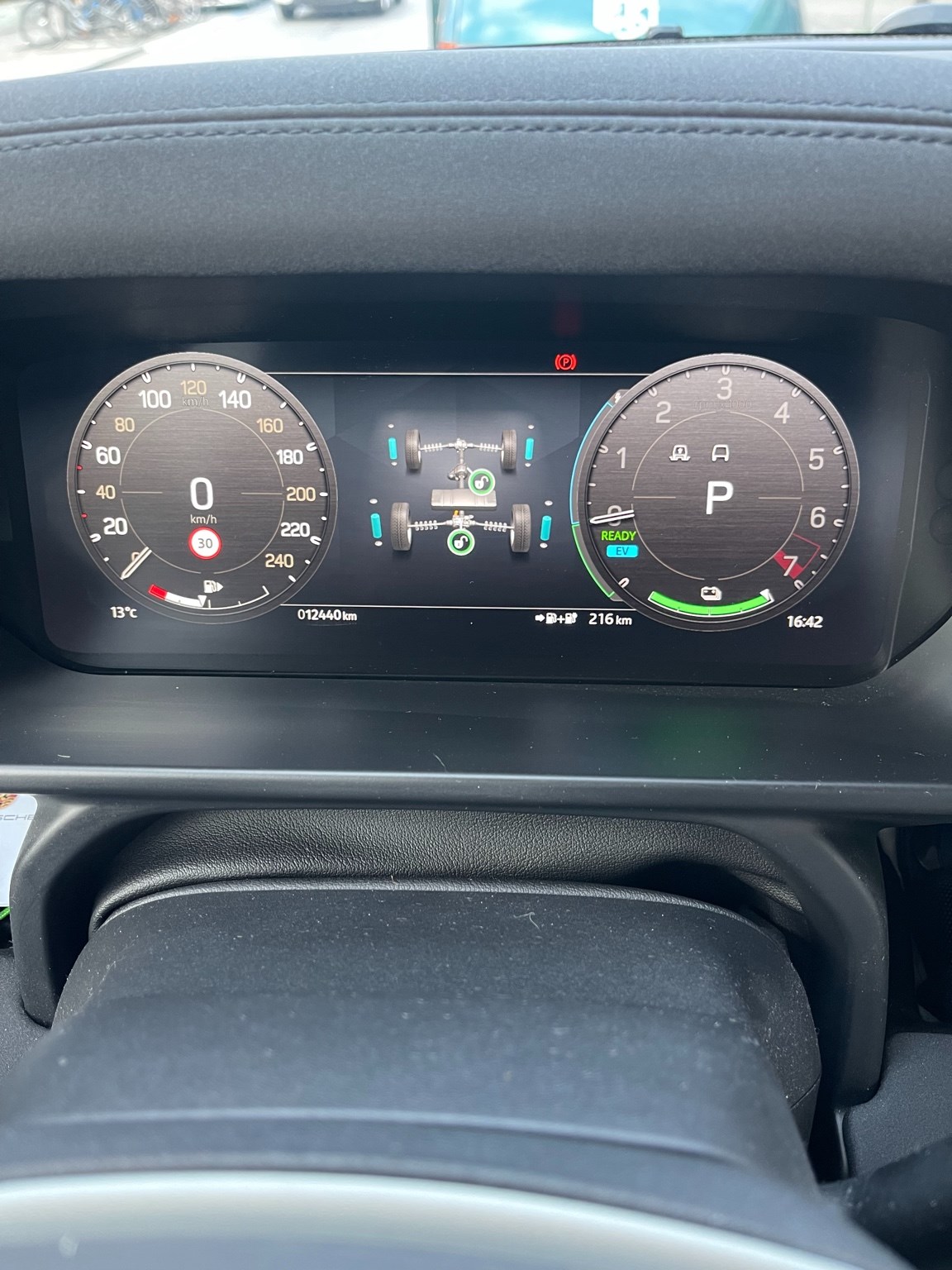 LAND ROVER Defender 110 P400e Si4 PHEV X-Dynamic SE AT8-image-3