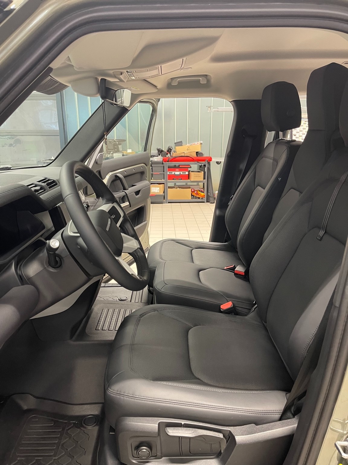 LAND ROVER Defender 110 P400e Si4 PHEV X-Dynamic SE AT8-image-7