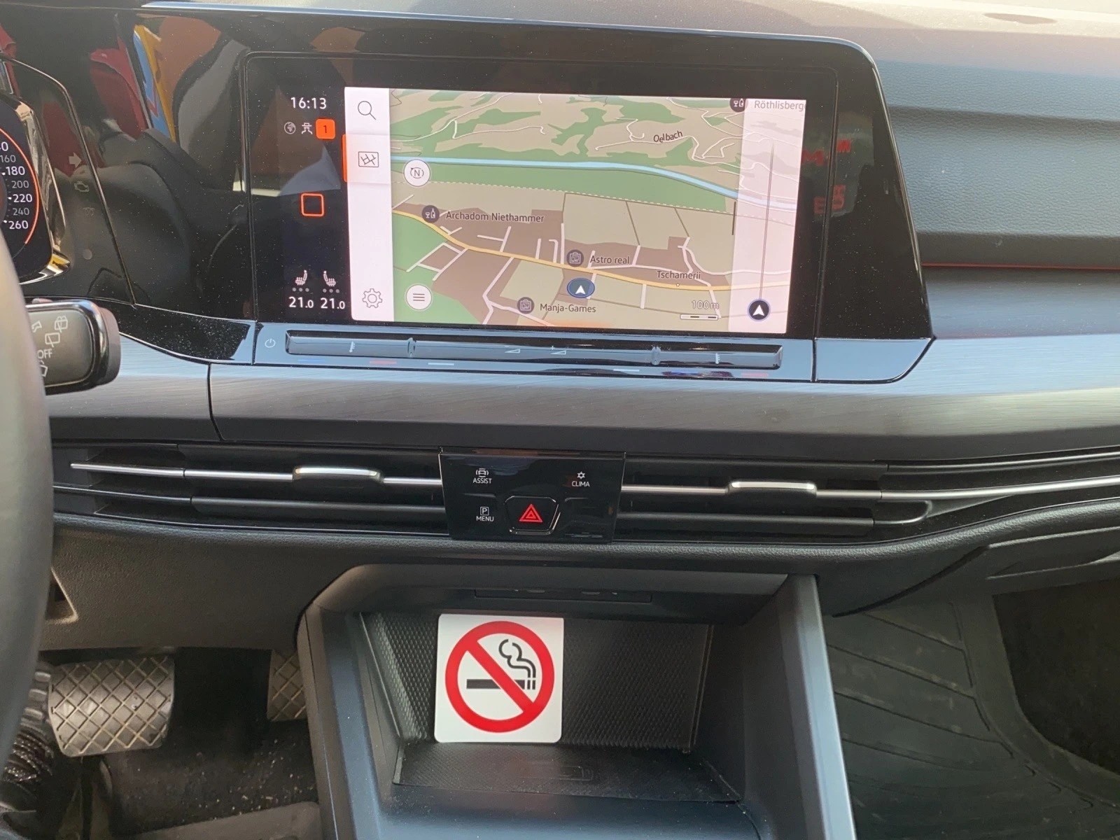 VW Golf 1.5 eTSI mHEV ACT First Edition DSG-image-9