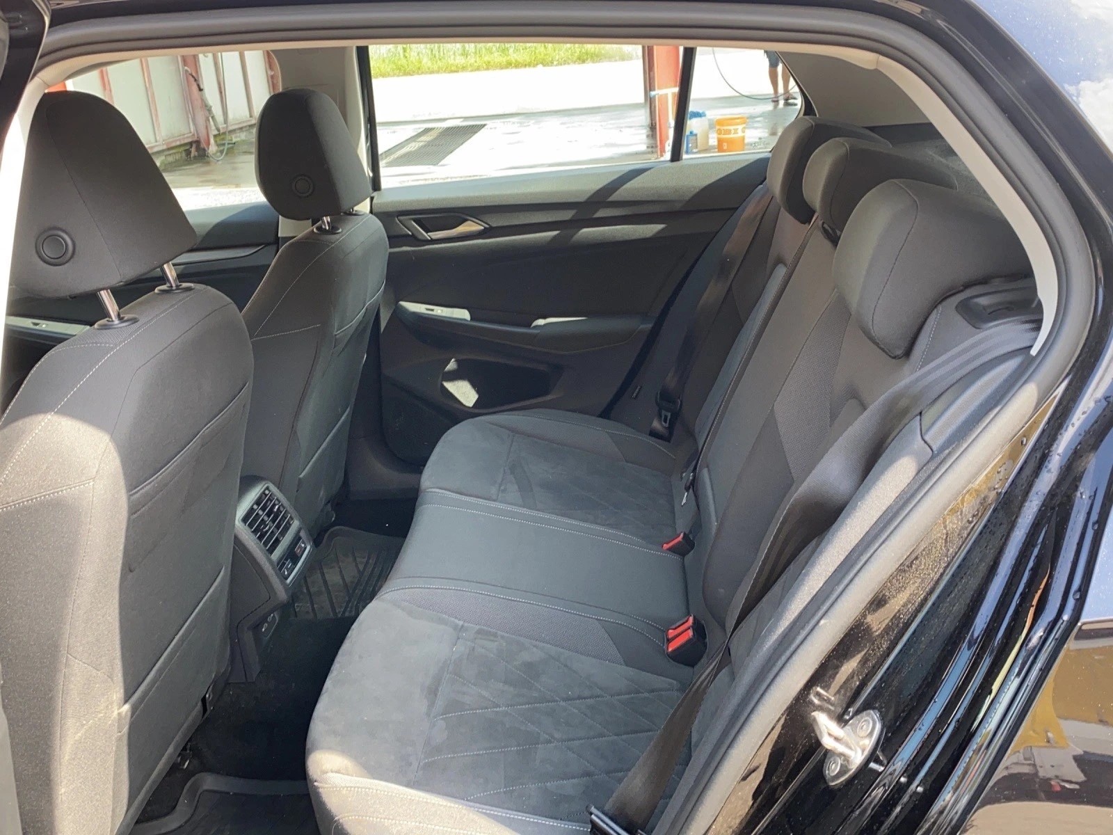 VW Golf 1.5 eTSI mHEV ACT First Edition DSG-image-7