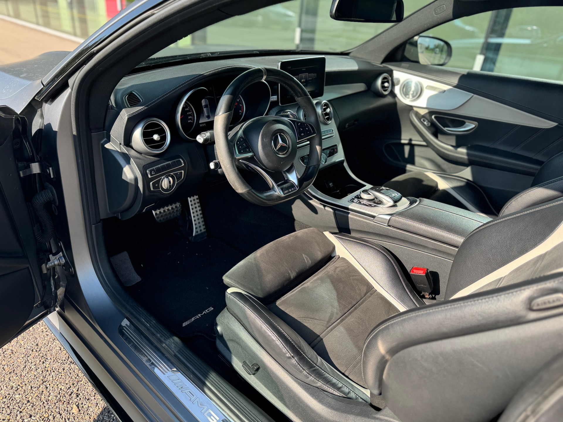 MERCEDES-BENZ C 63 S AMG Speedshift-image-17