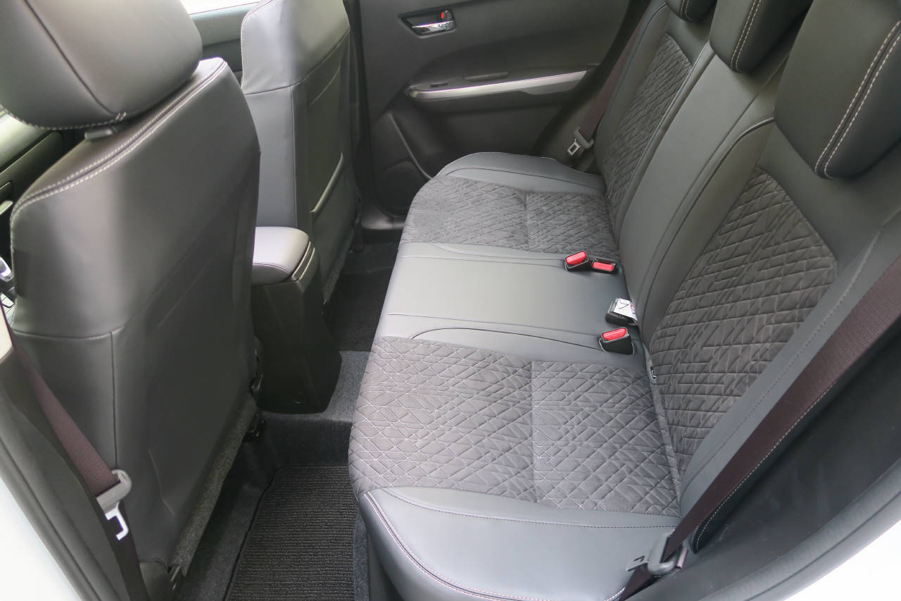 SUZUKI Vitara 1.5 Piz Sulai Top Hybrid 4x4-image-13